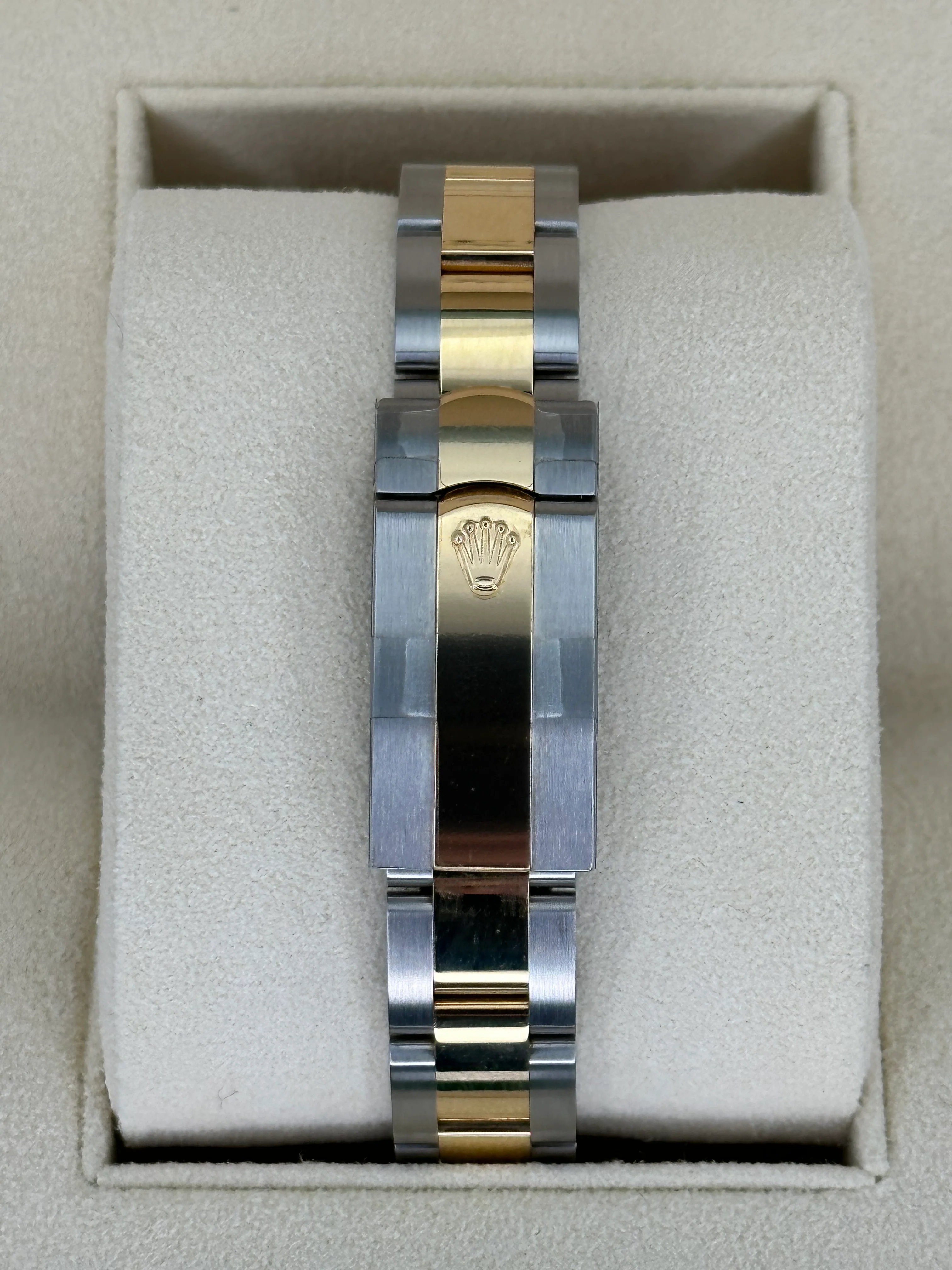 NEW 2022 Rolex Lady Datejust 28mm 279173 - Image 2