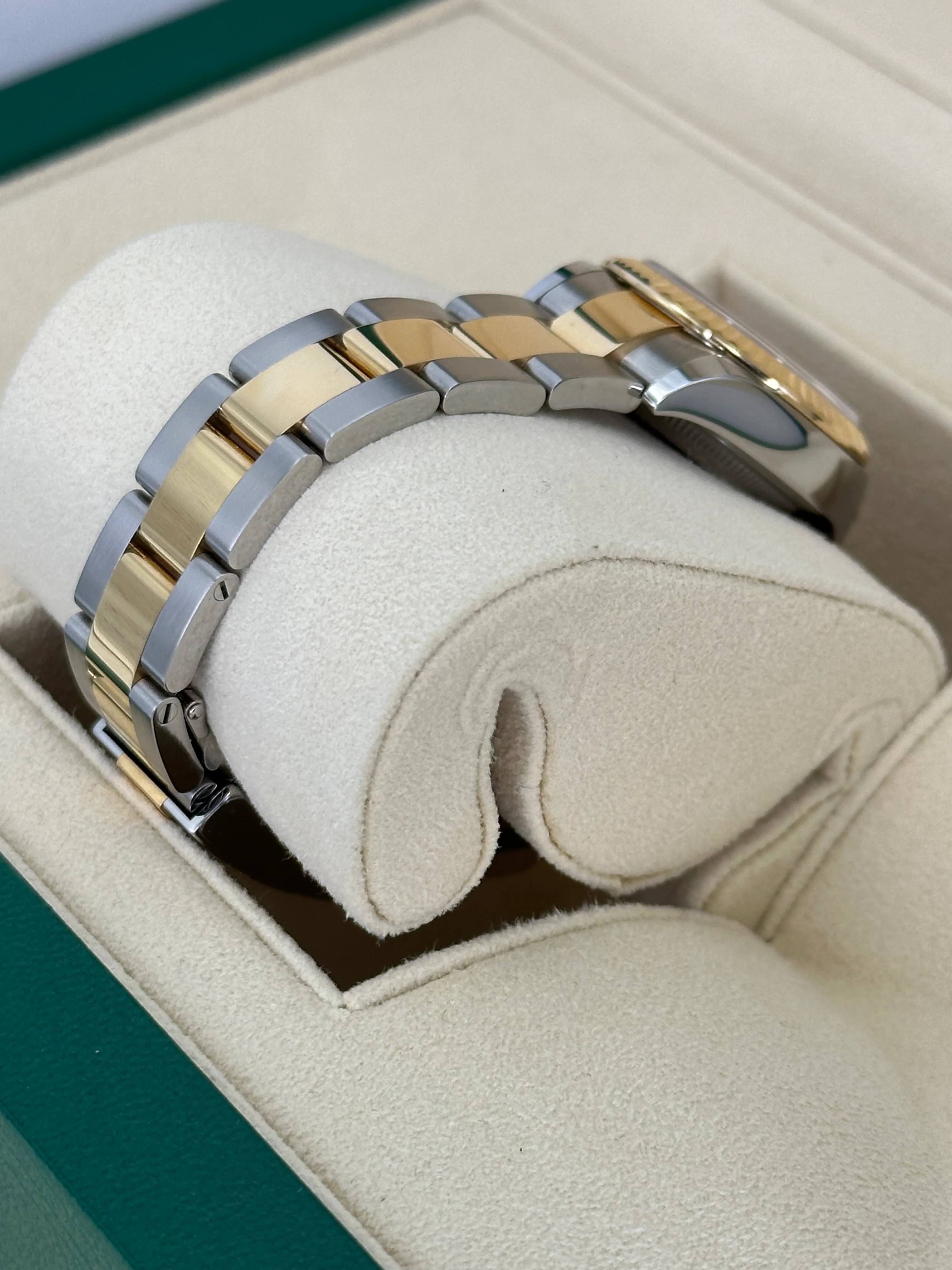 NEW 2022 Rolex Lady Datejust 28mm 279173 - Image 7