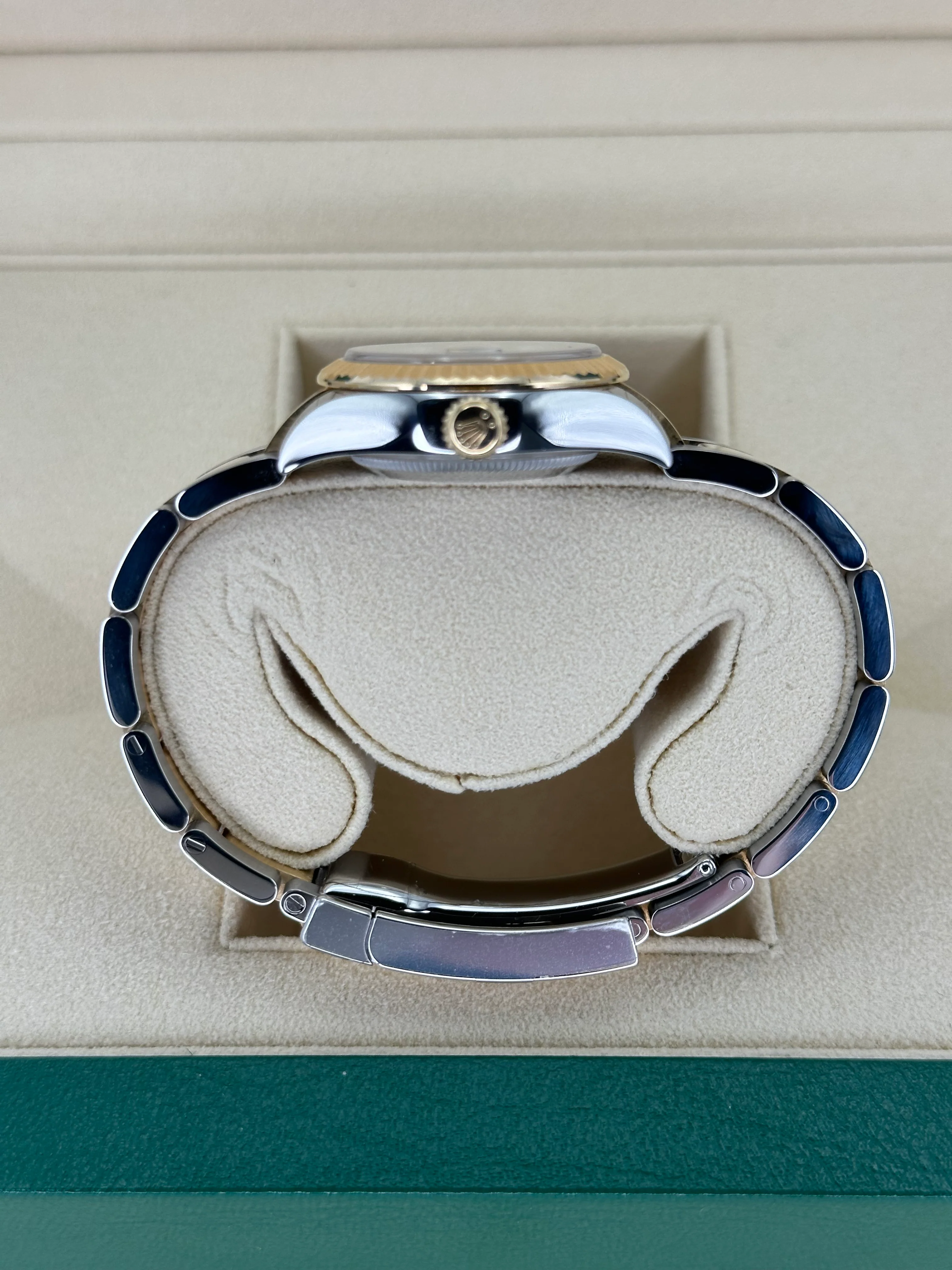 NEW 2022 Rolex Lady Datejust 28mm 279173 - Image 9