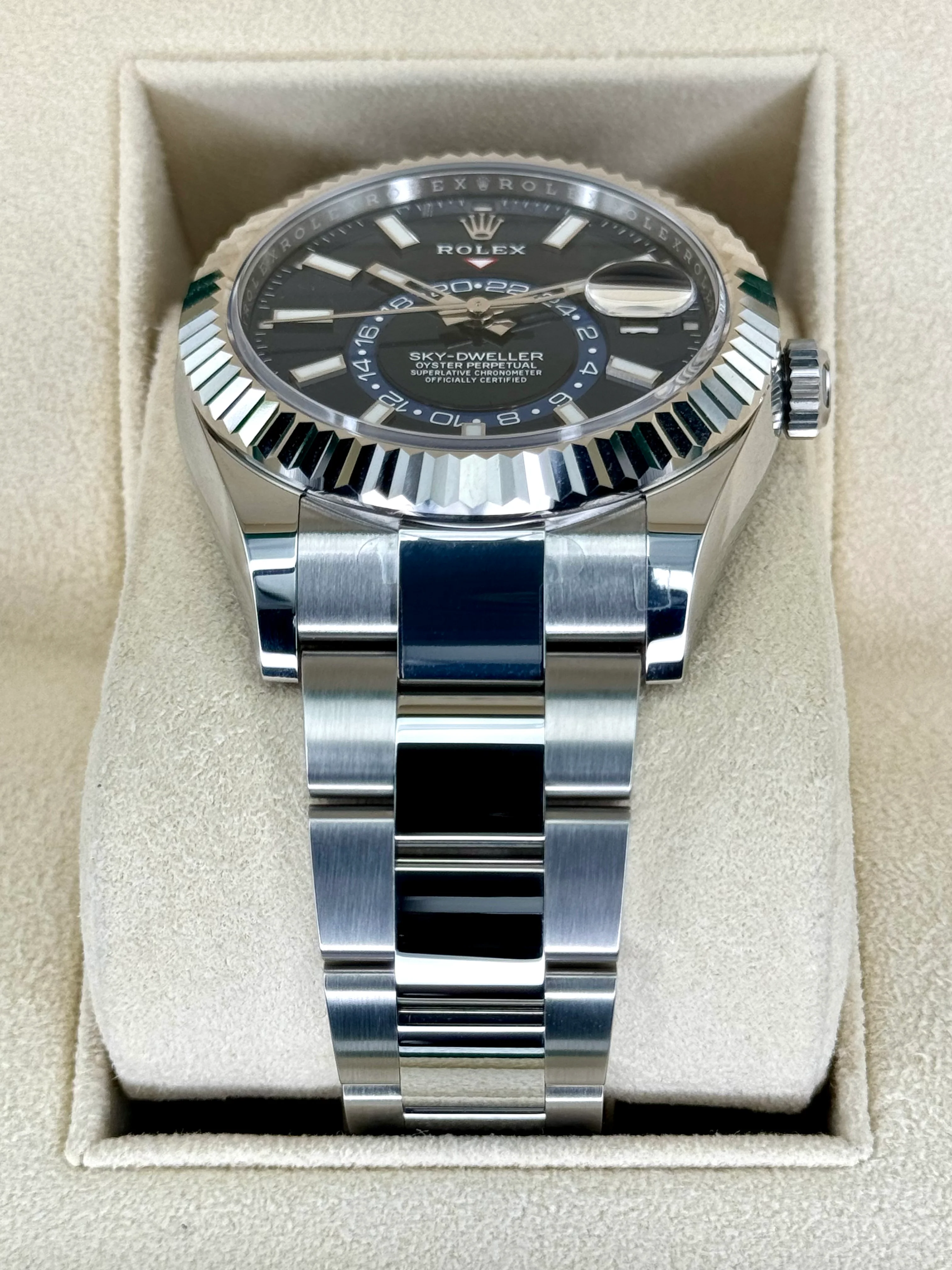 NEW 2022 Sky-Dweller 42mm 326934 Stainless Steel Oyster Blue Dial - Image 3