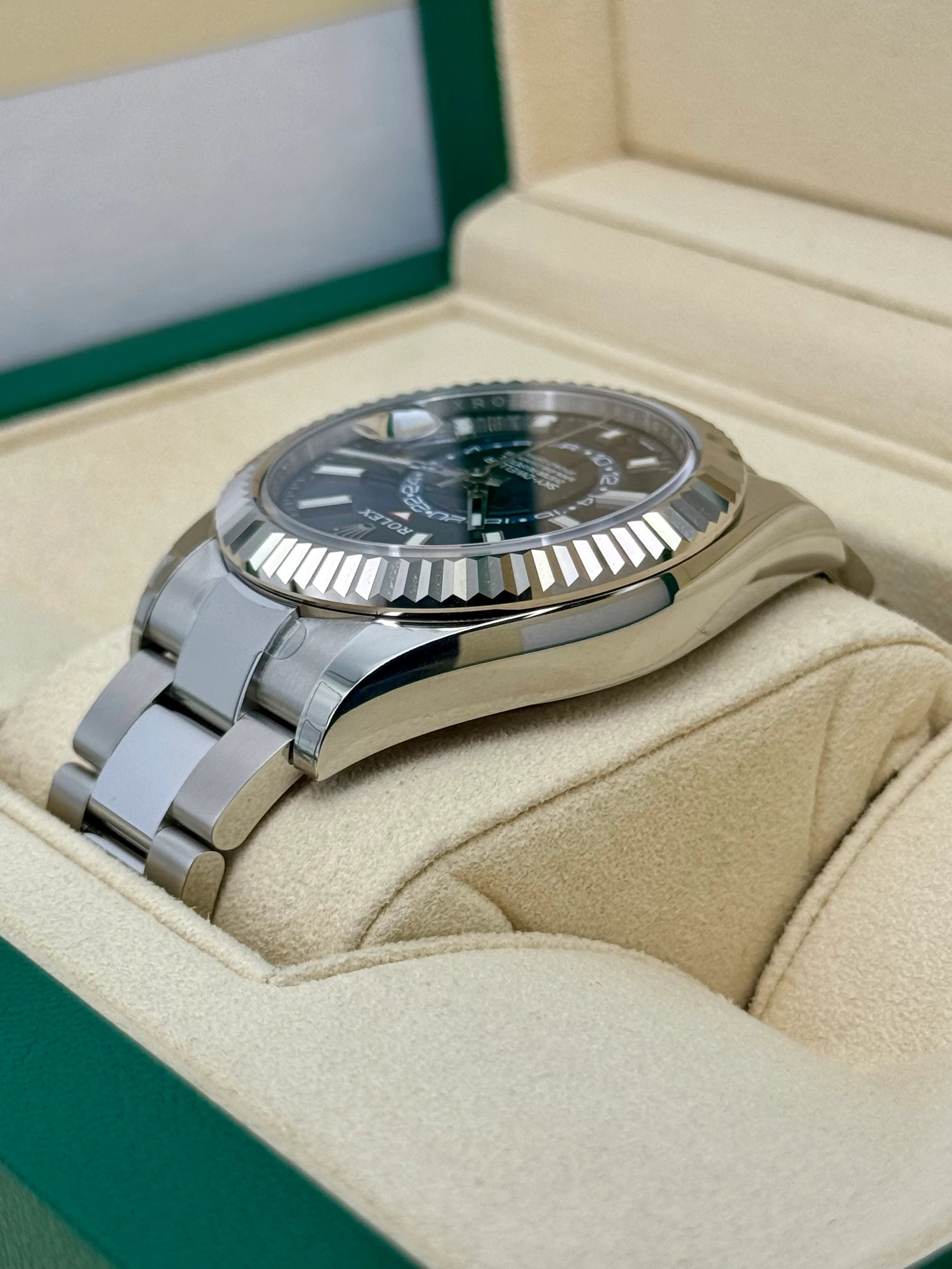 NEW 2022 Sky-Dweller 42mm 326934 Stainless Steel Oyster Blue Dial - Image 7