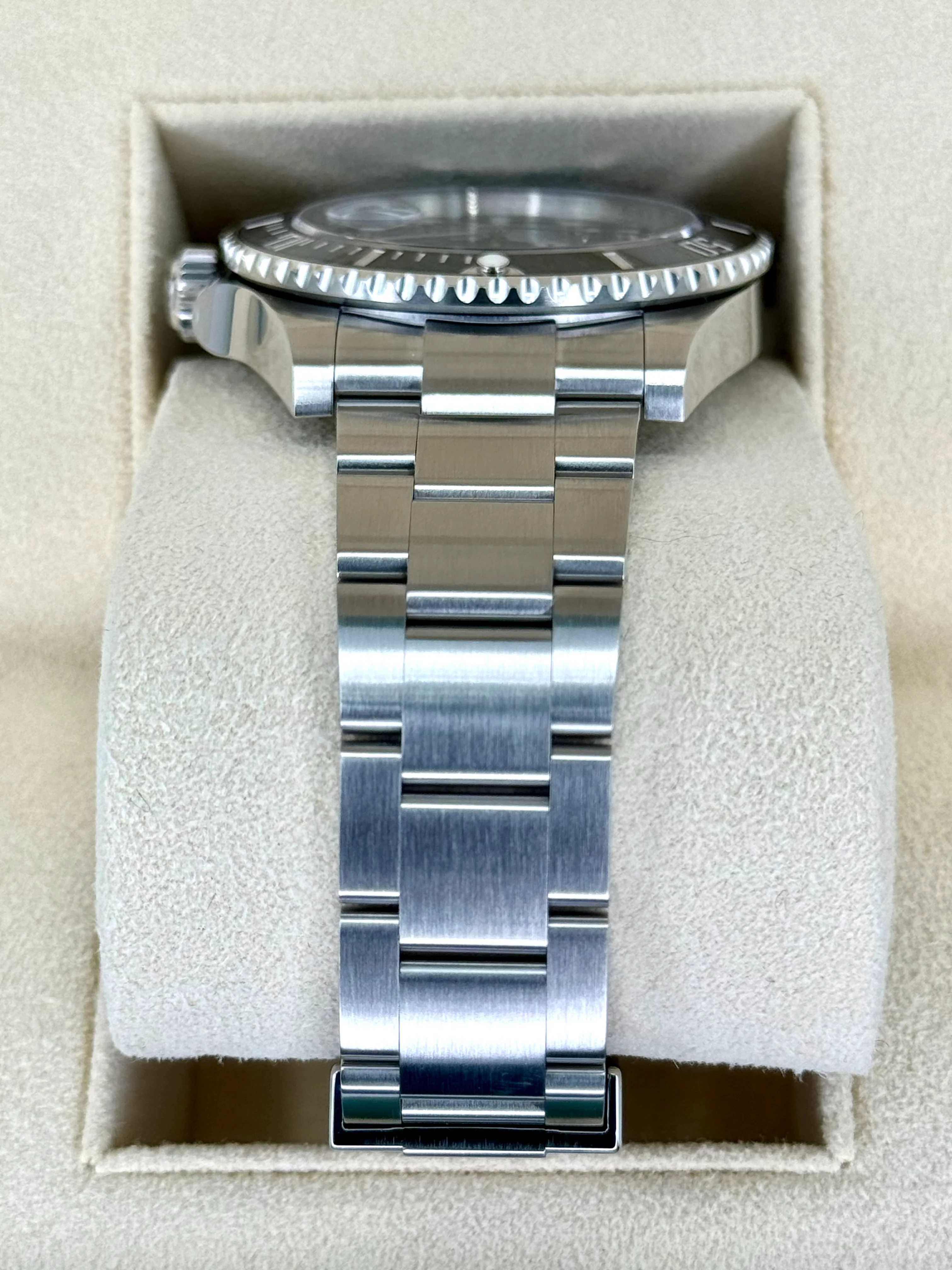 NEW 2022 Rolex Submariner 41mm 126610LN Stainless Steel Black Dial - Image 4