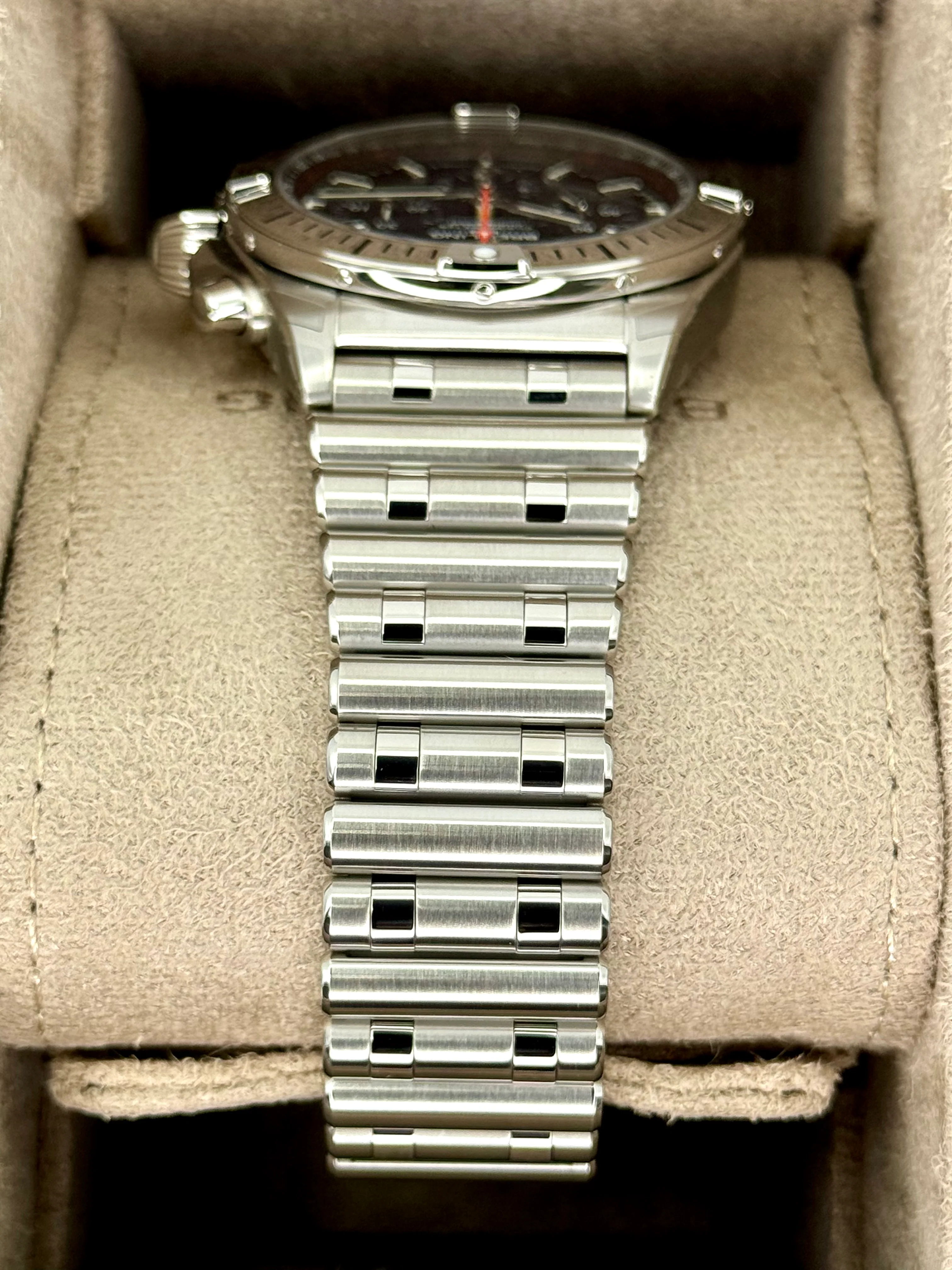 NEW 2023 Breitling Chronomat B01 42 AB0134 Stainless Steel Green Dial - Image 4