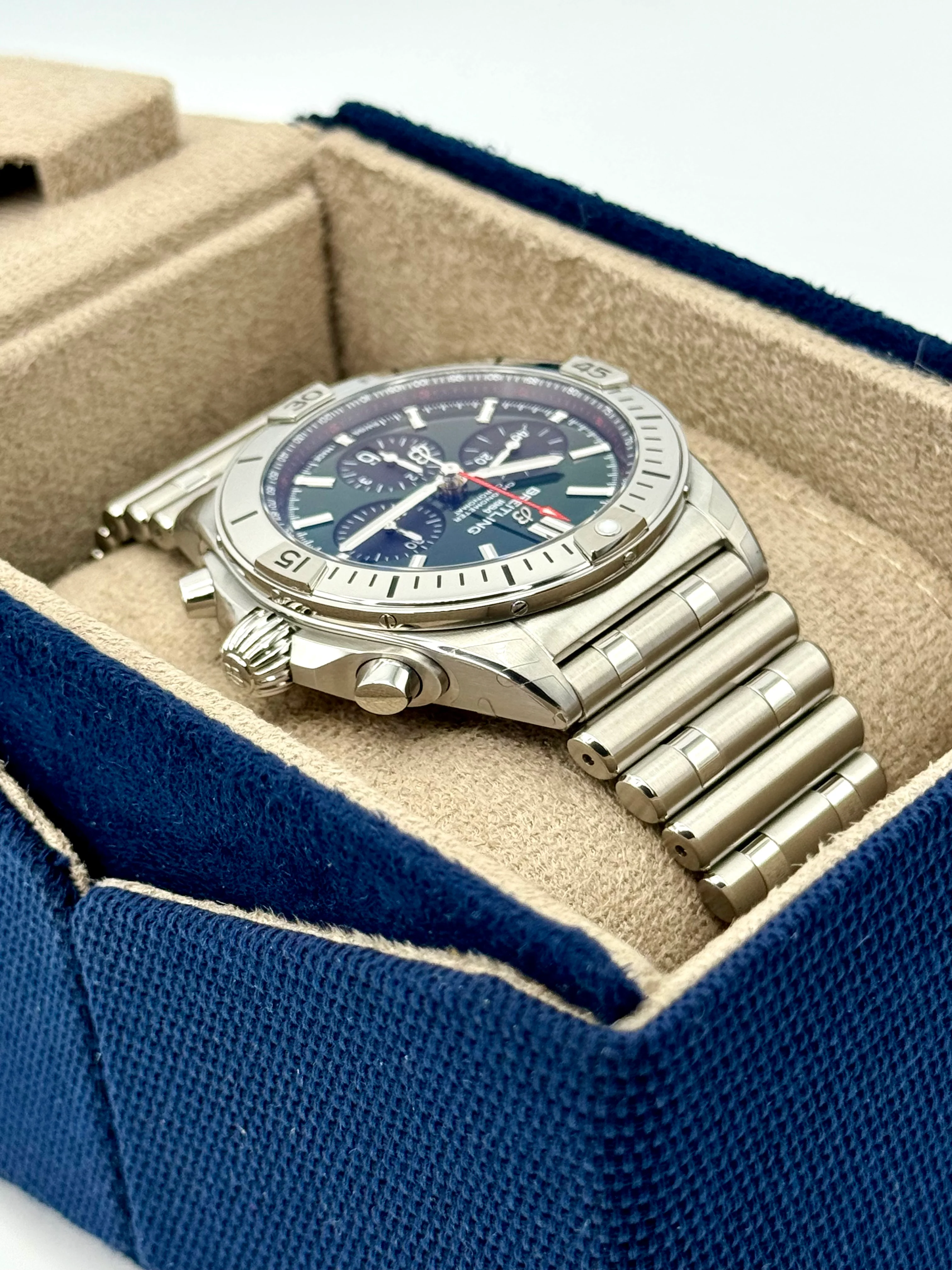 NEW 2023 Breitling Chronomat B01 42 AB0134 Stainless Steel Green Dial - Image 8