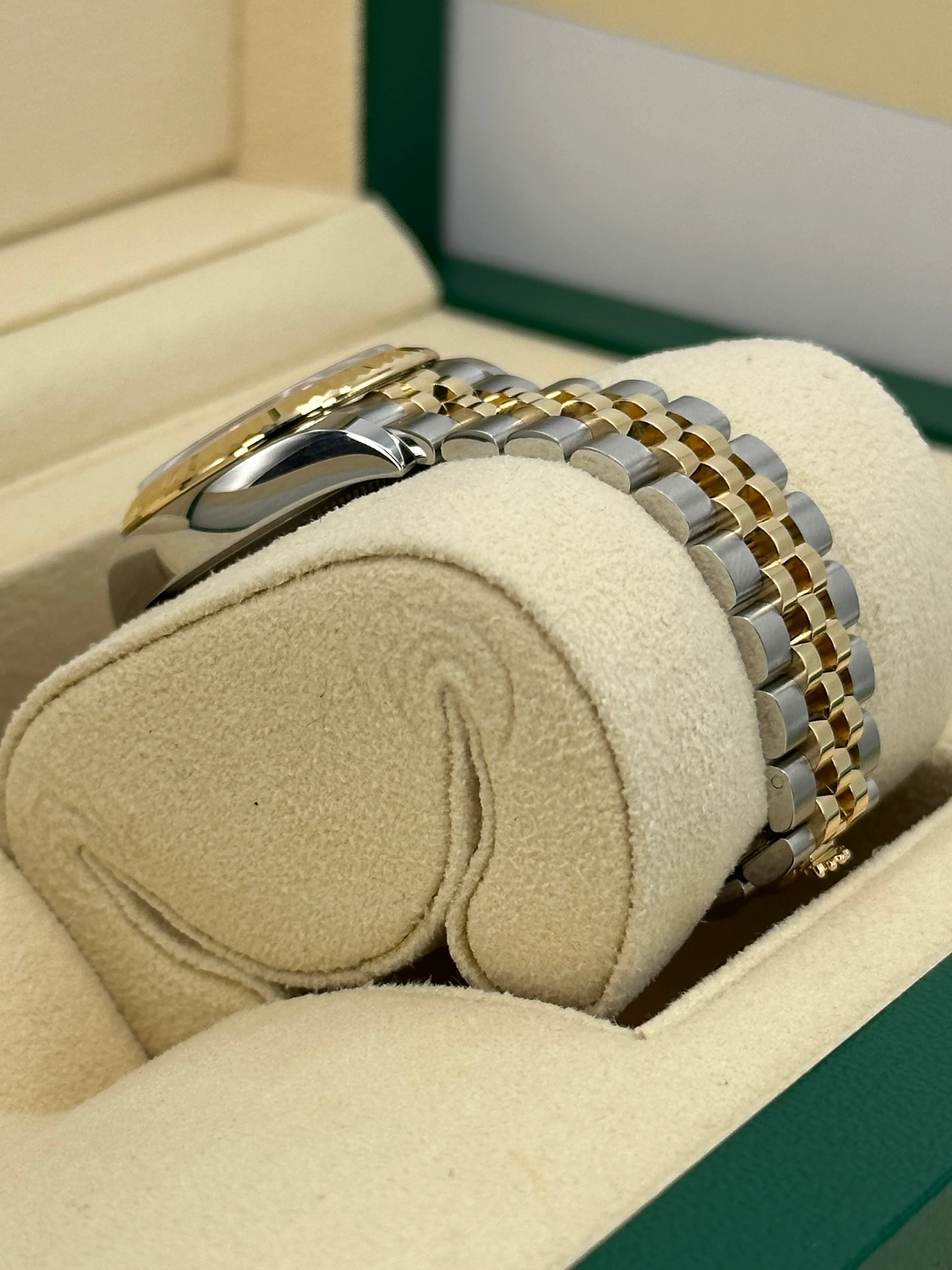 NEW 2023 Lady-Datejust 28mm 279173 Two-Tone Gold Stick Dial - Image 6
