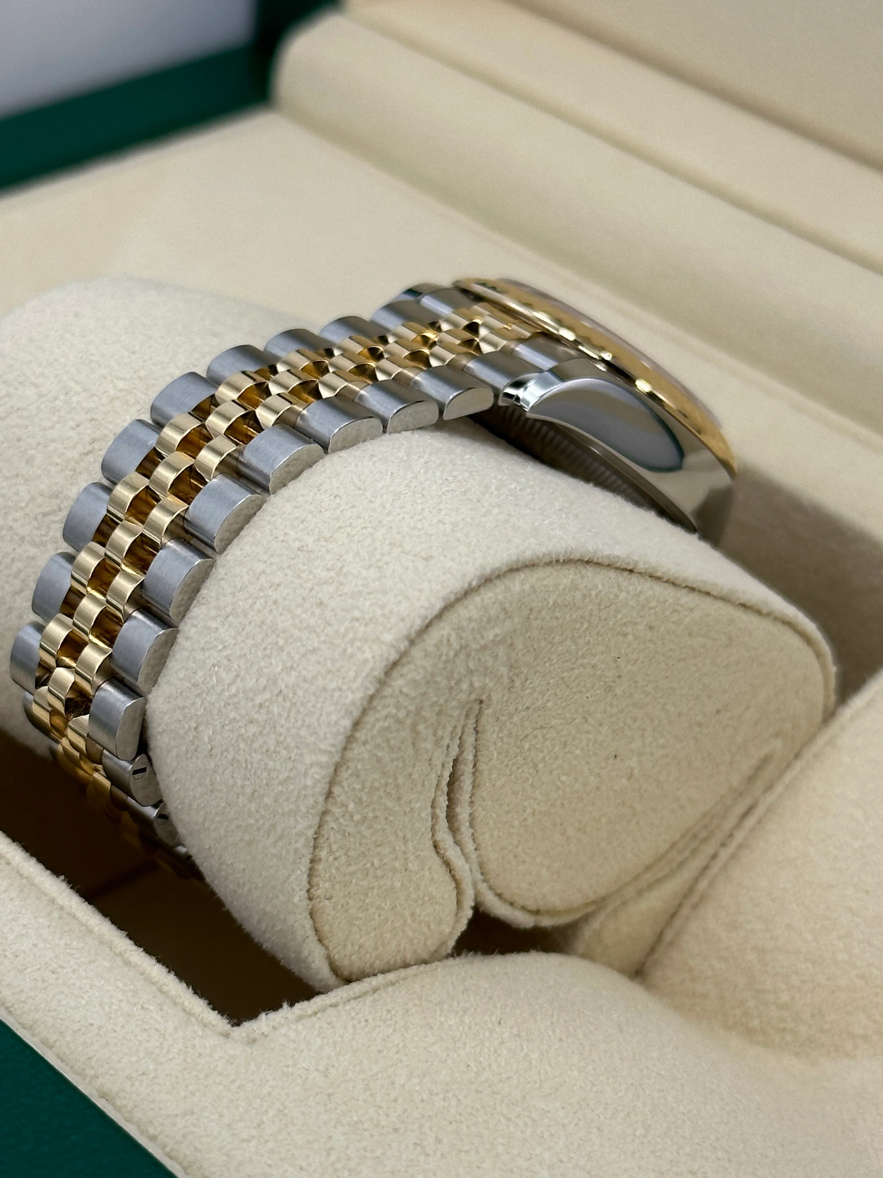 NEW 2023 Lady-Datejust 28mm 279173 Two-Tone Gold Stick Dial - Image 7