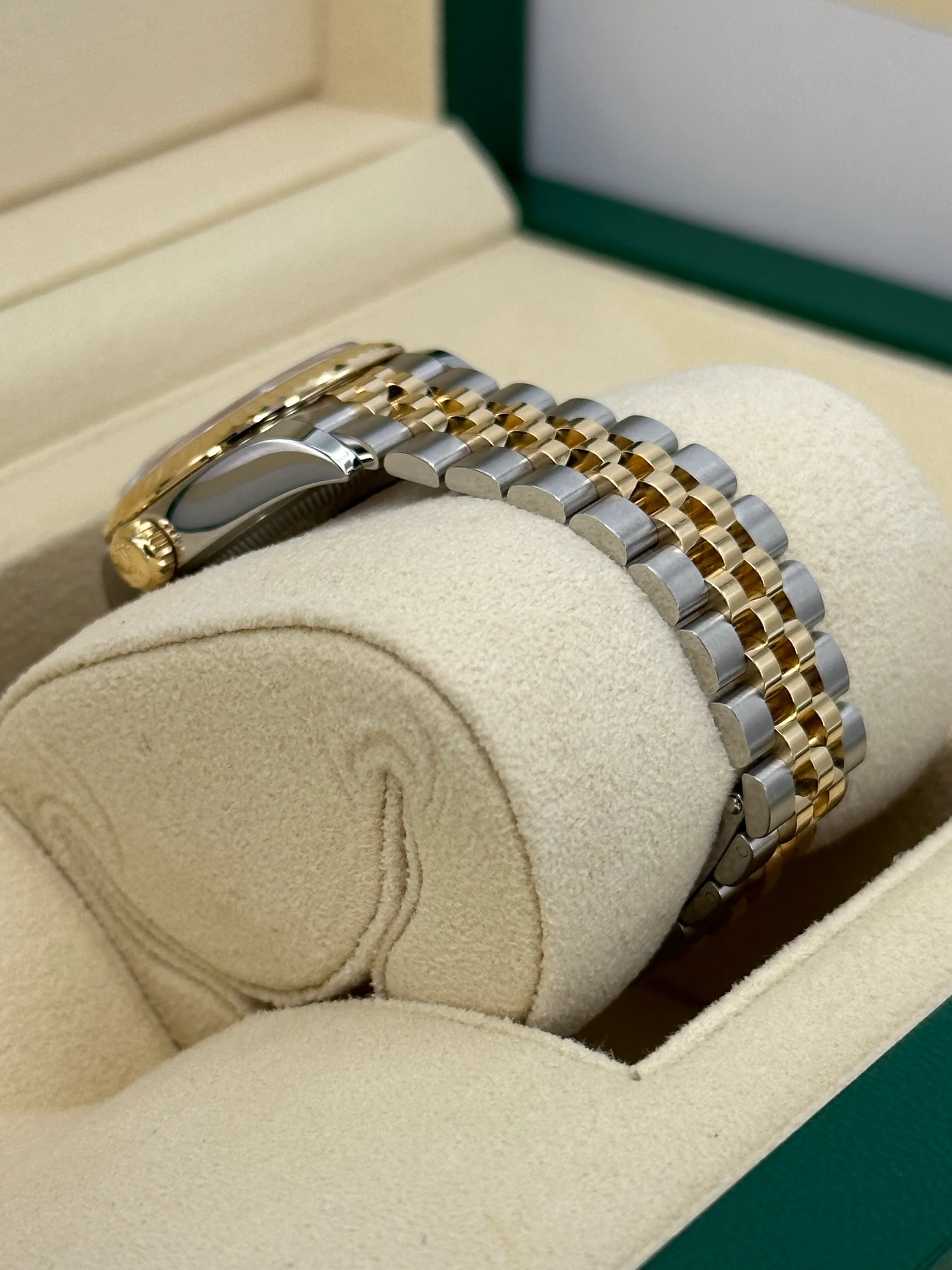 NEW 2023 Lady-Datejust 28mm 279173 Two-Tone Gold Stick Dial - Image 8