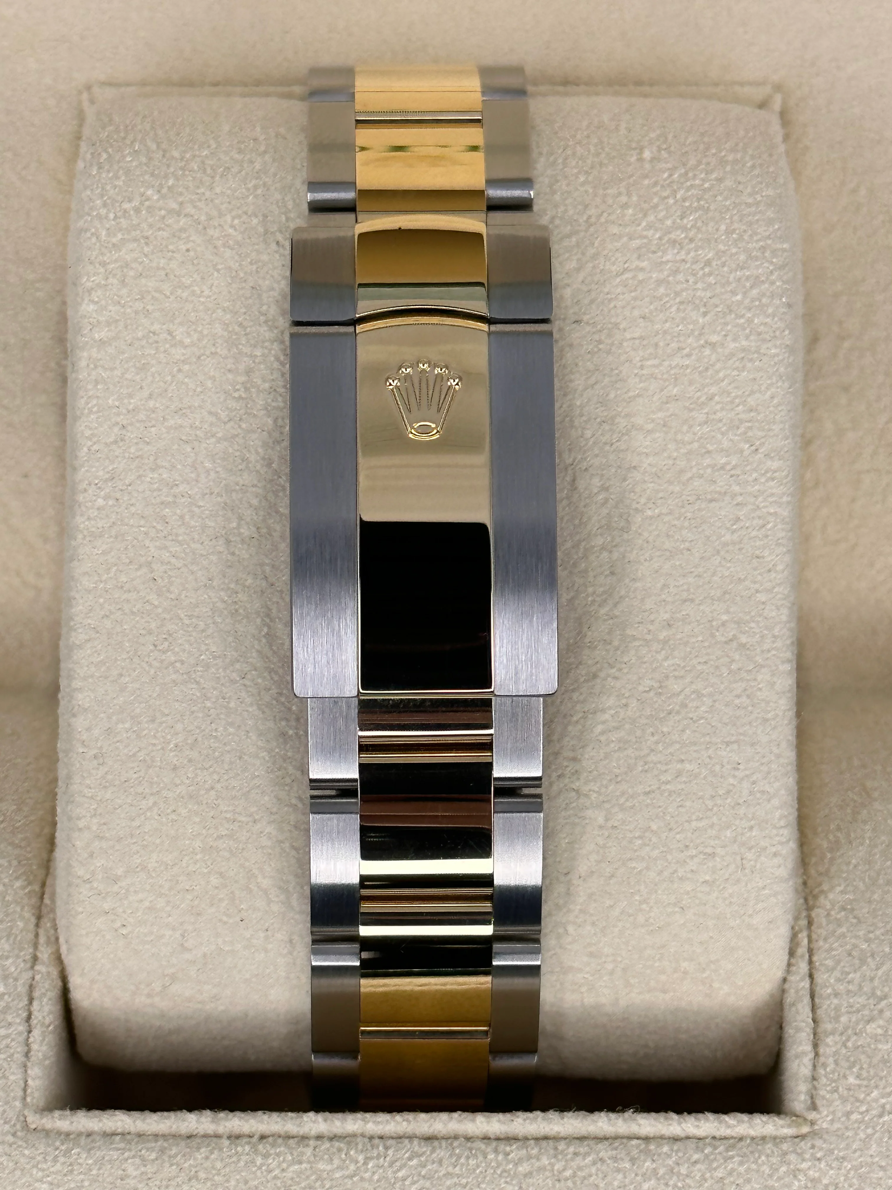 NEW 2023 Rolex Datejust 36mm 126203 Two-Tone Oyster White Stick Dial - Image 2