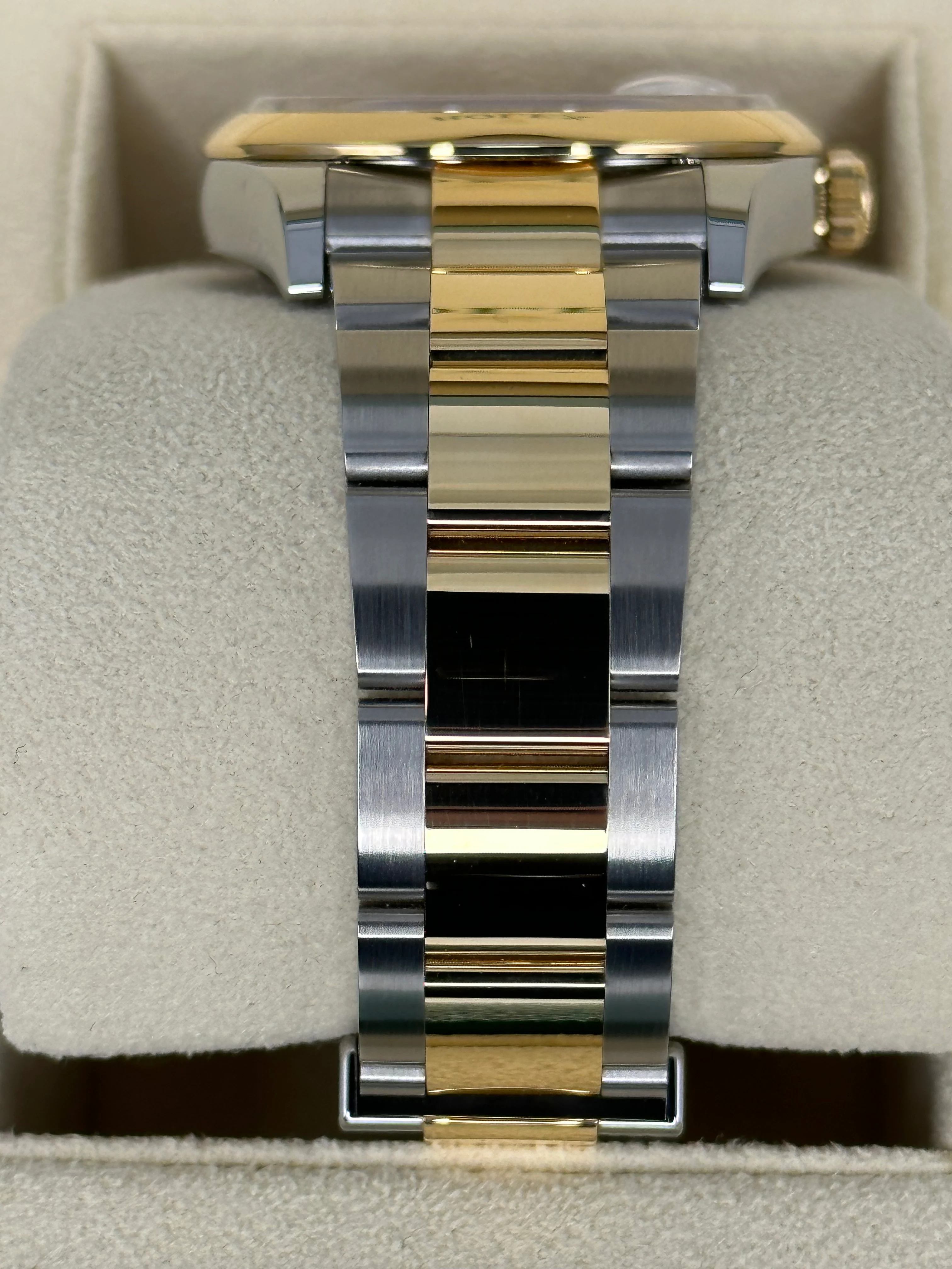 NEW 2023 Rolex Datejust 36mm 126203 Two-Tone Oyster White Stick Dial - Image 3