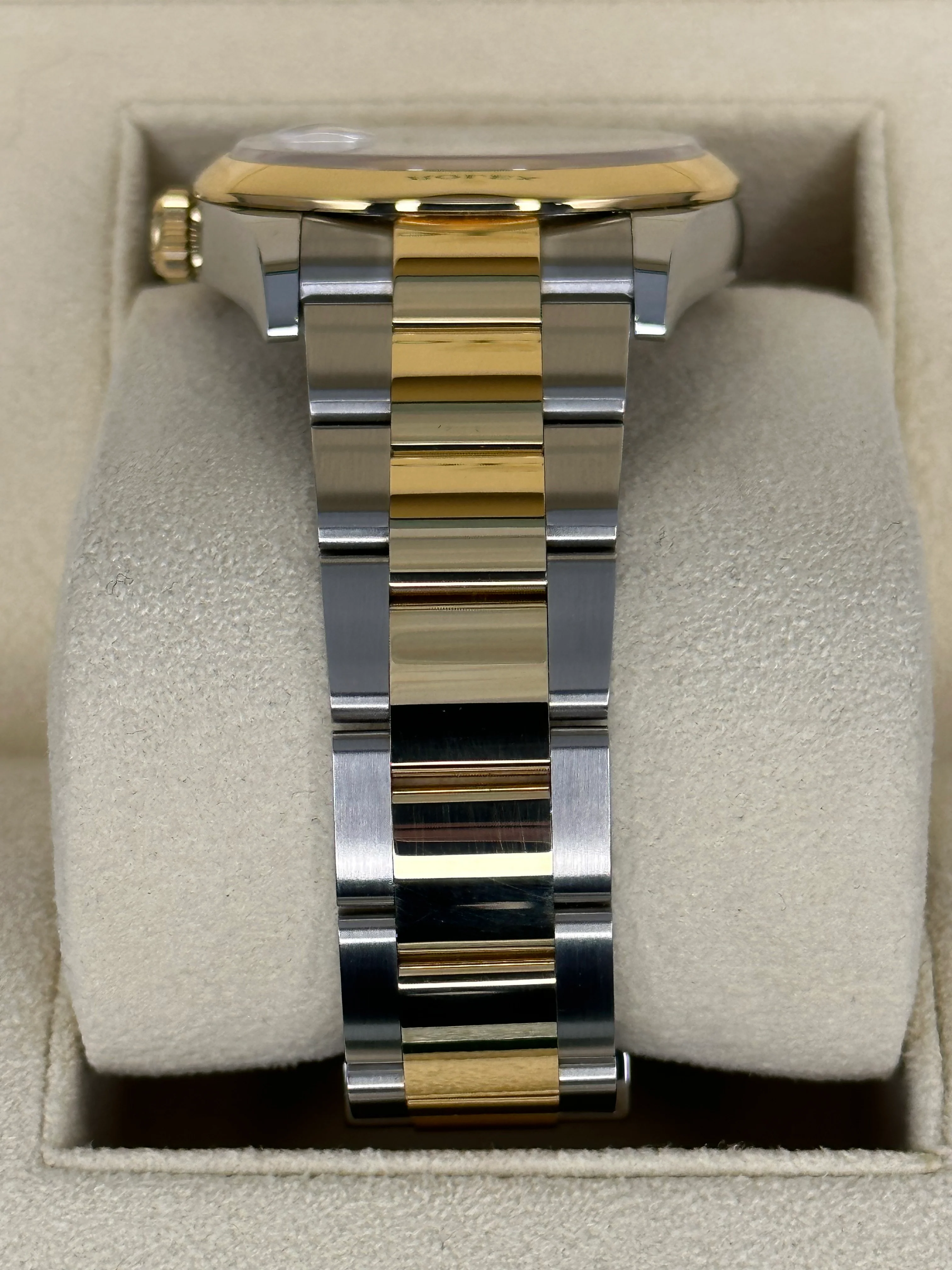 NEW 2023 Rolex Datejust 36mm 126203 Two-Tone Oyster White Stick Dial - Image 4