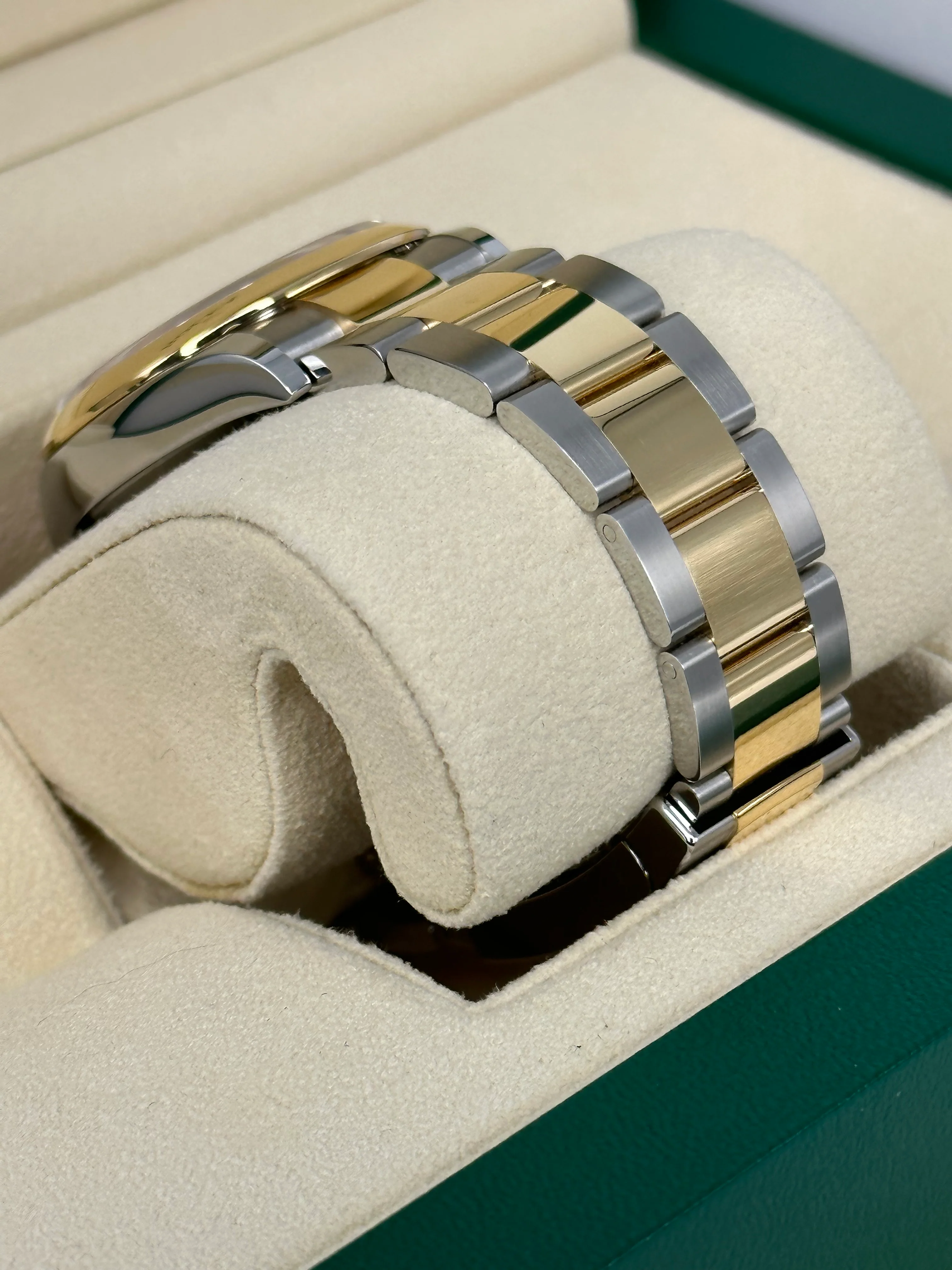NEW 2023 Rolex Datejust 36mm 126203 Two-Tone Oyster White Stick Dial - Image 6