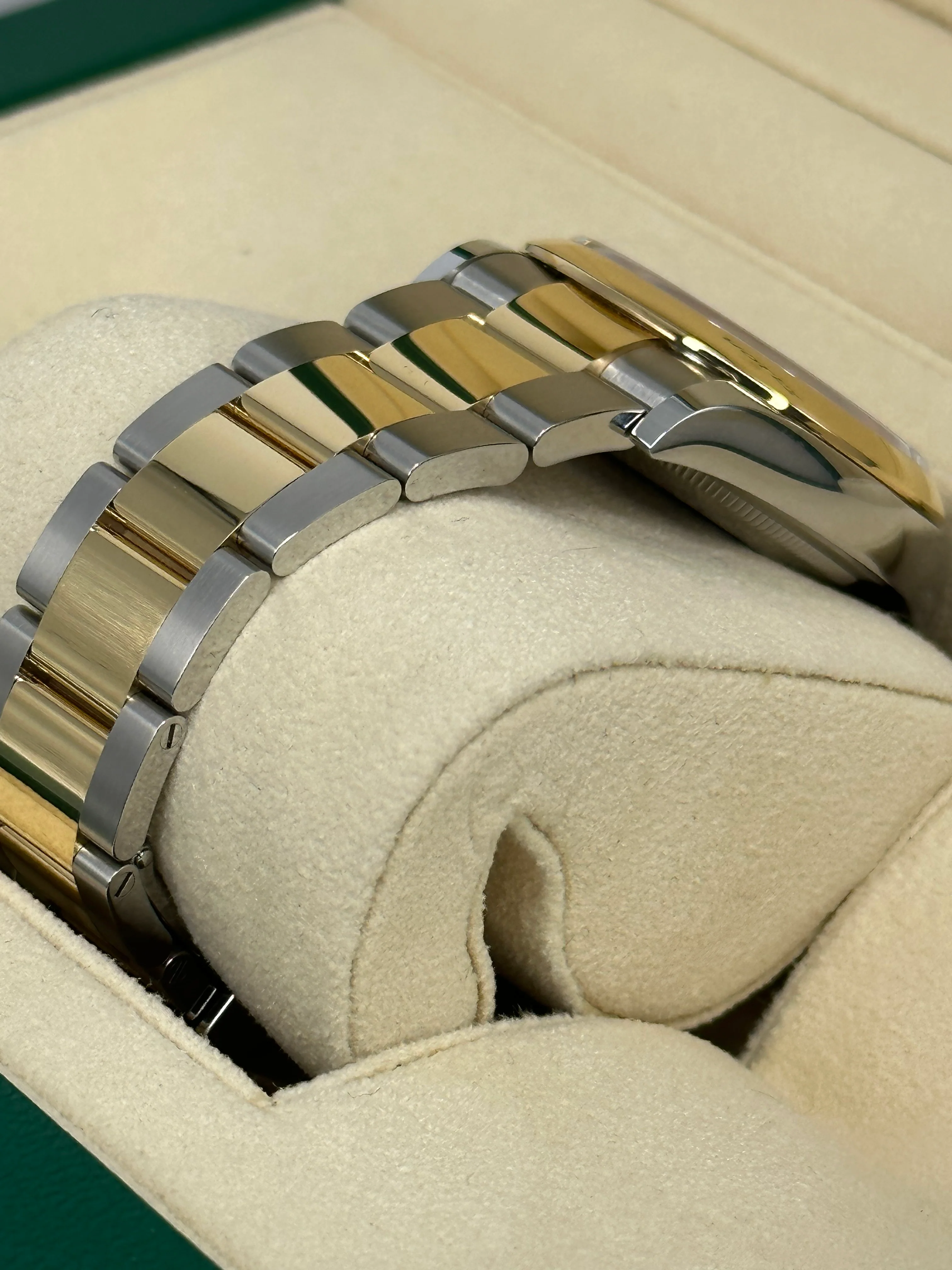 NEW 2023 Rolex Datejust 36mm 126203 Two-Tone Oyster White Stick Dial - Image 7