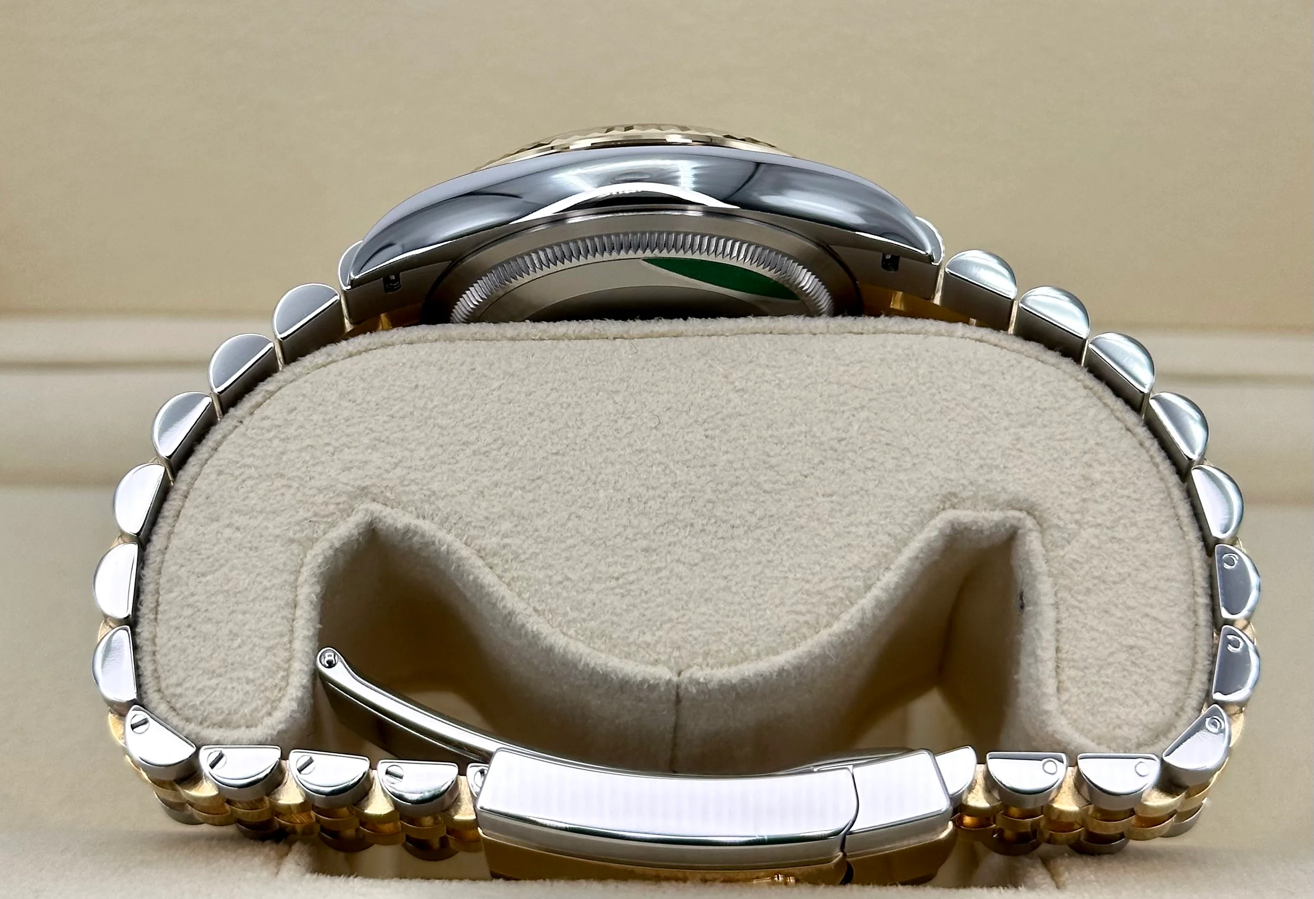 NEW 2023 Rolex Datejust 36mm 126233 Mother of Pearl Diamond Dial - Image 10