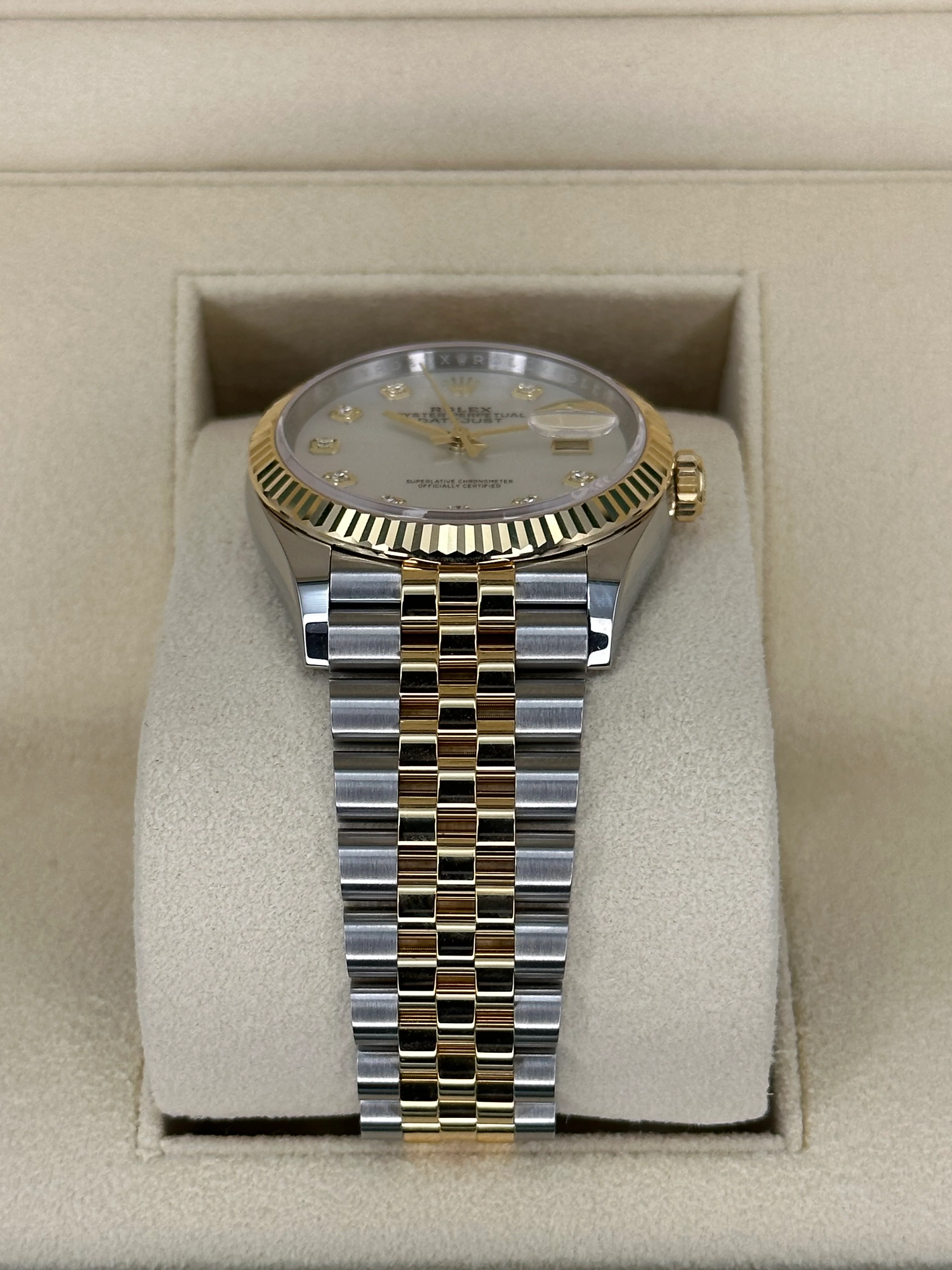 NEW 2023 Rolex Datejust 36mm 126233 Mother of Pearl Diamond Dial - Image 3