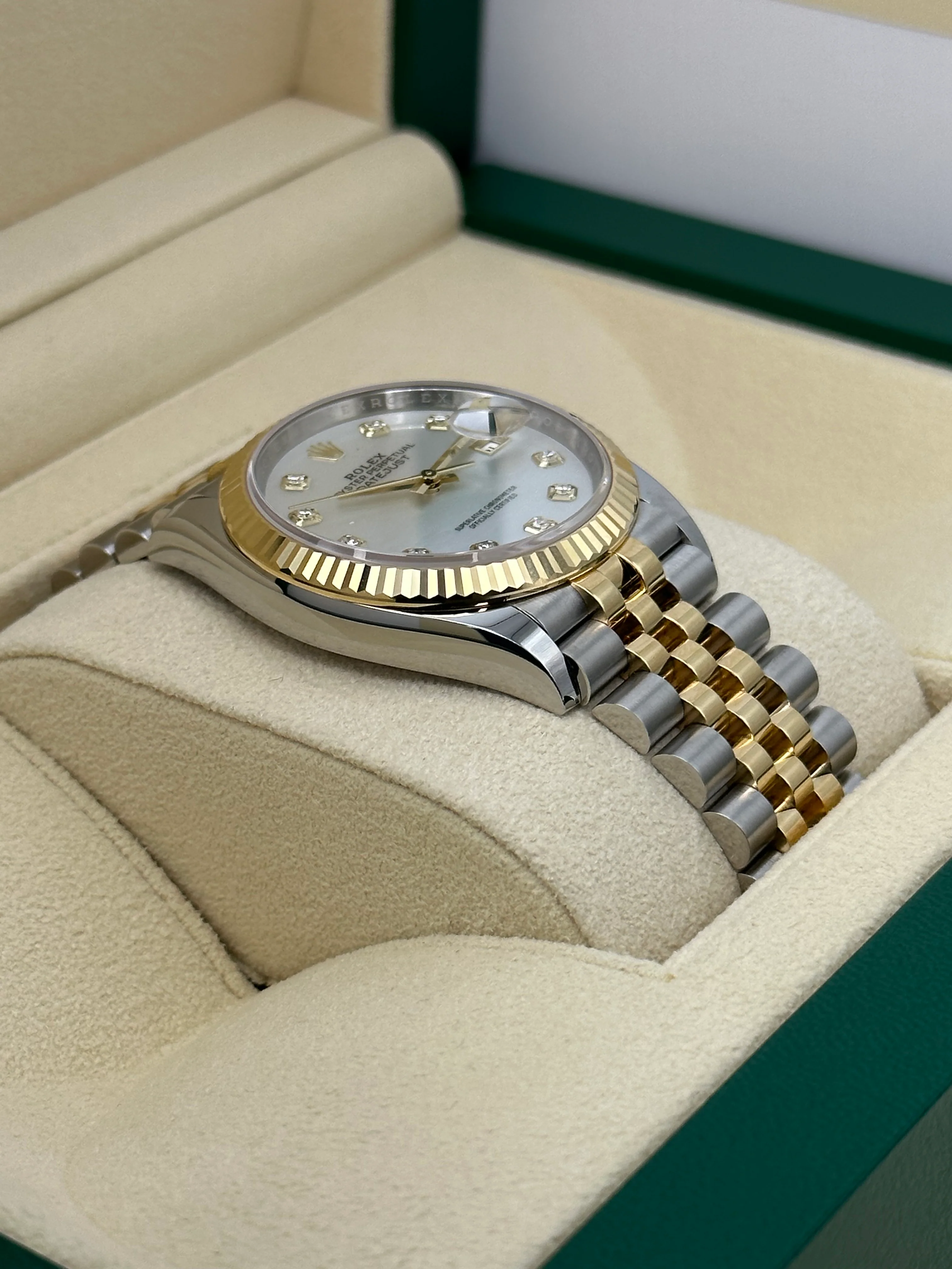 NEW 2023 Rolex Datejust 36mm 126233 Mother of Pearl Diamond Dial - Image 6