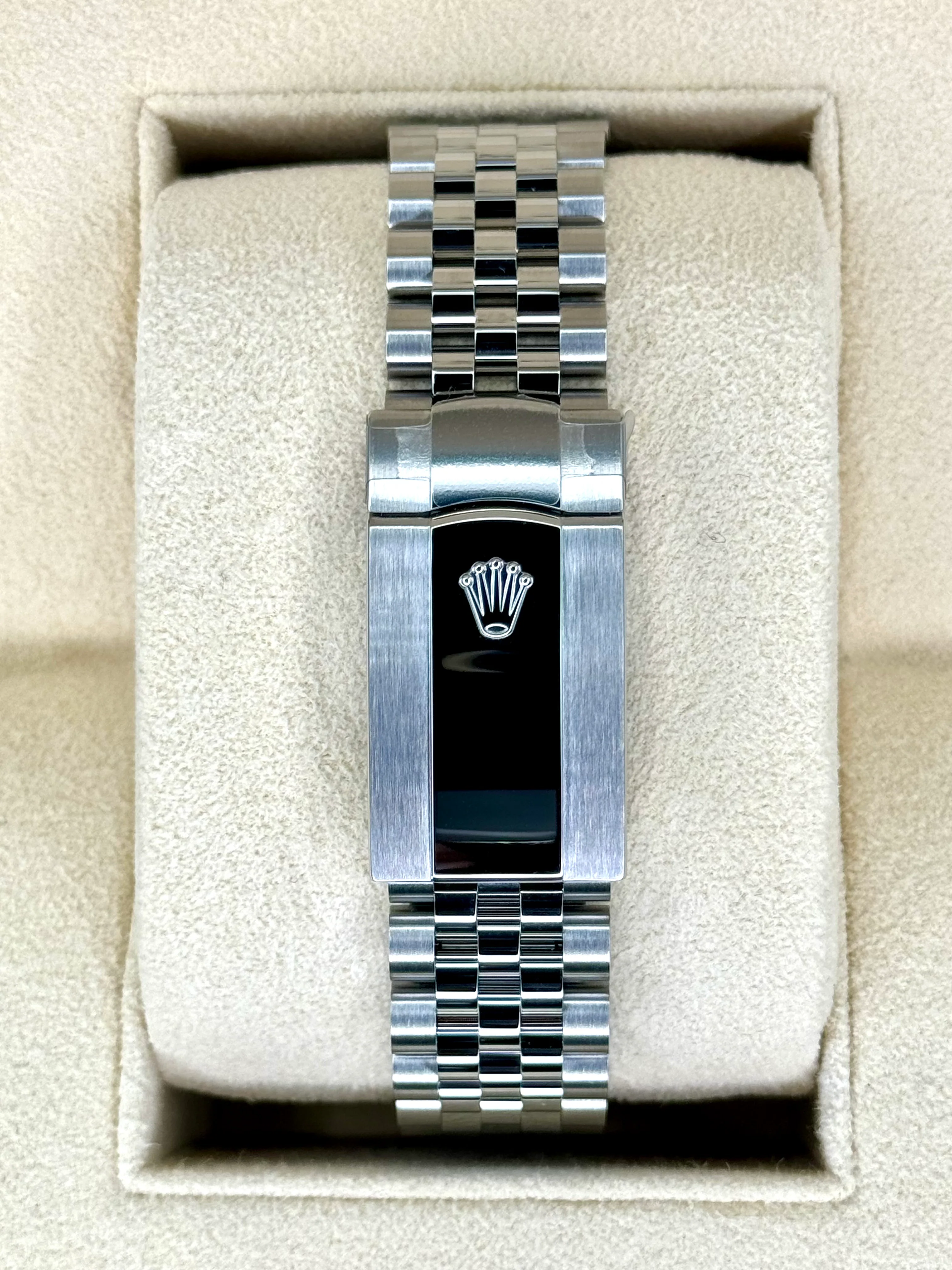 NEW 2023 Rolex Datejust 36mm 126234 Stainless Steel Jubilee Green Dial - Image 2