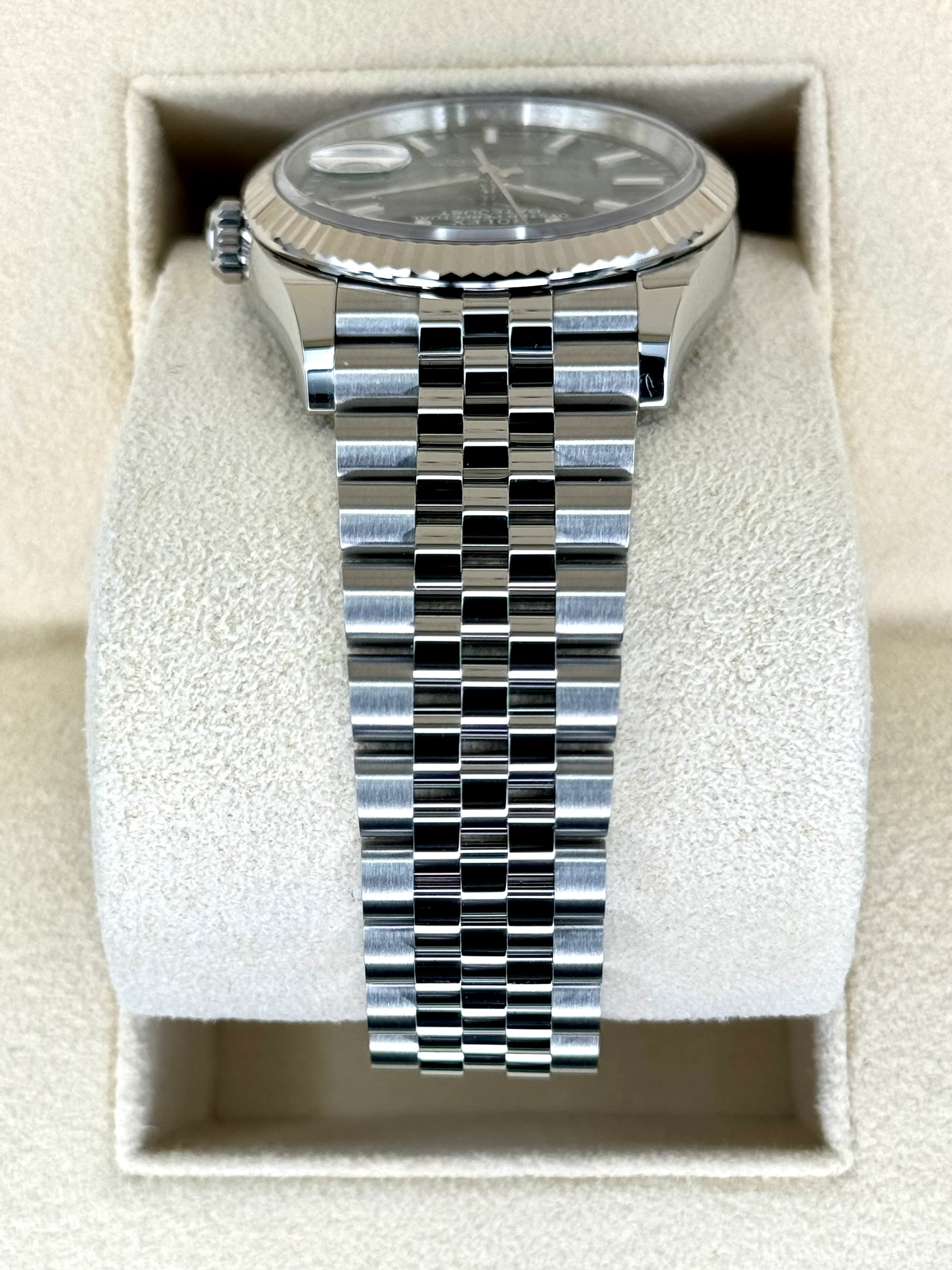 NEW 2023 Rolex Datejust 36mm 126234 Stainless Steel Jubilee Green Dial - Image 4