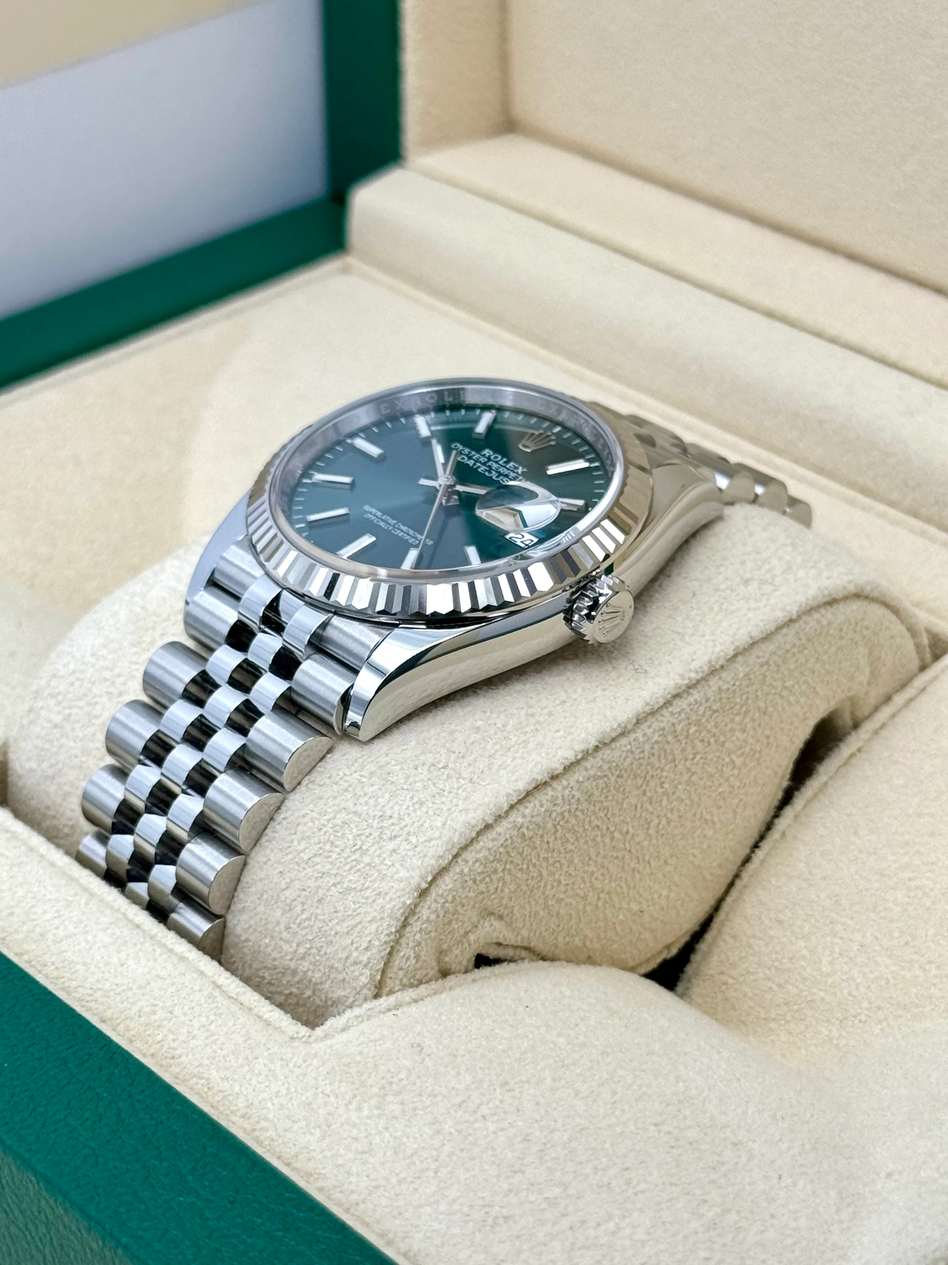 NEW 2023 Rolex Datejust 36mm 126234 Stainless Steel Jubilee Green Dial - Image 5