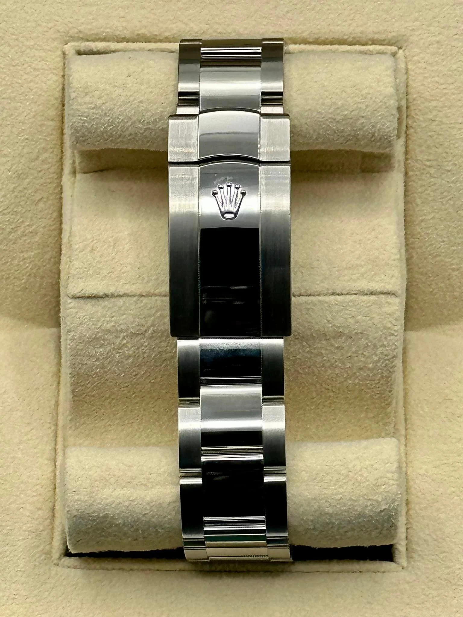 New 2023 Rolex Datejust 41mm 126300 Oyster Green Dial - Image 2