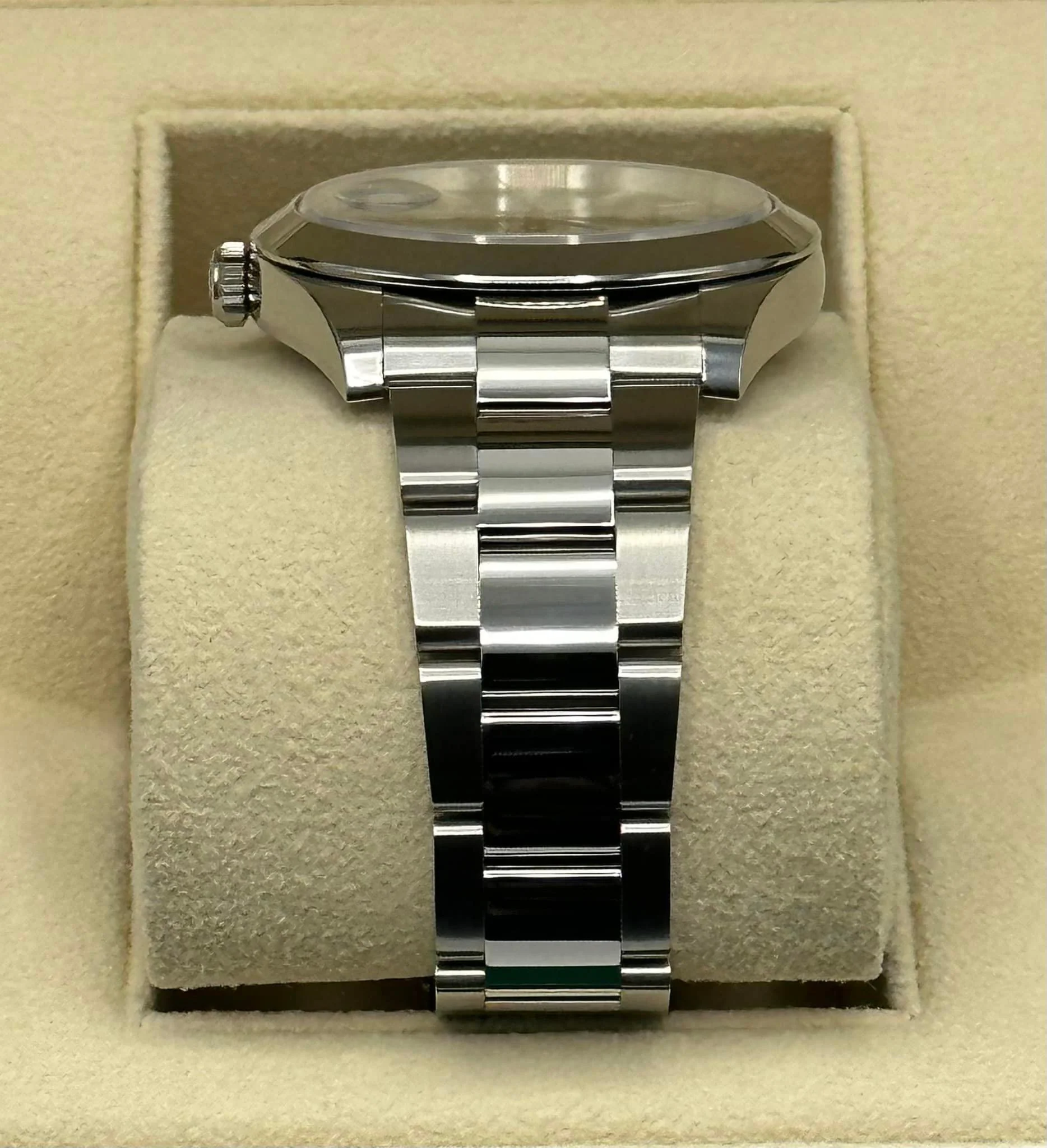 New 2023 Rolex Datejust 41mm 126300 Oyster Green Dial - Image 4