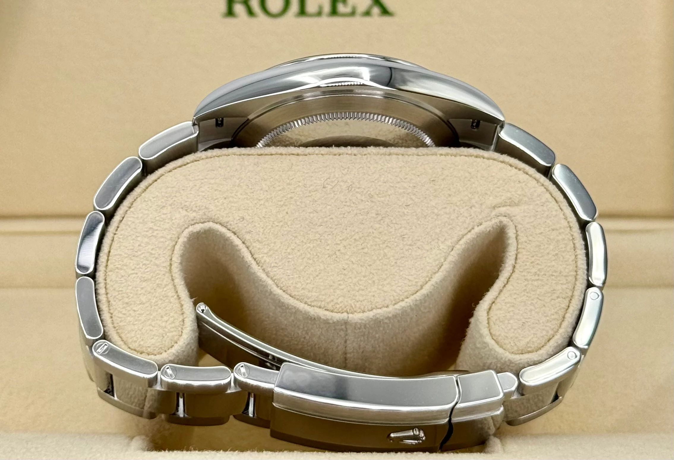 NEW 2023 Rolex Datejust 41mm 126300 Oyster Green Dial - Image 10