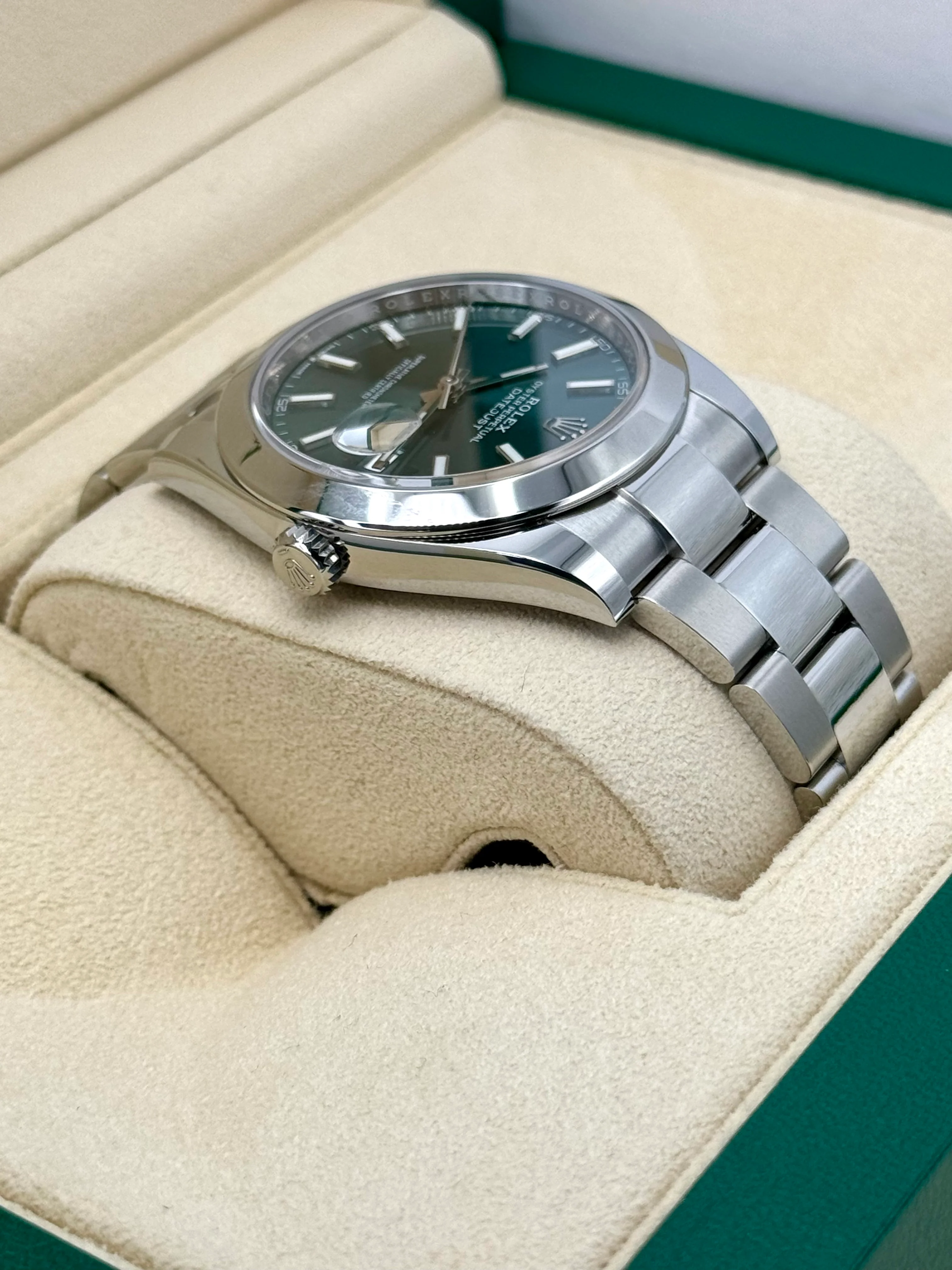 NEW 2023 Rolex Datejust 41mm 126300 Oyster Green Dial - Image 8