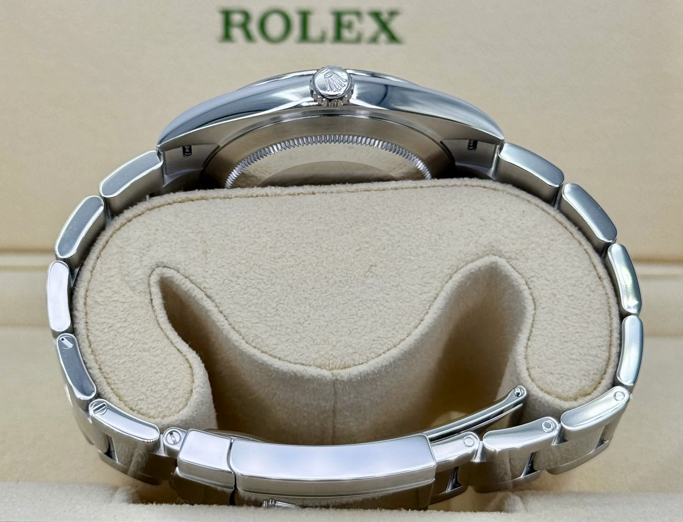 NEW 2023 Rolex Datejust 41mm 126300 Oyster Green Dial - Image 9