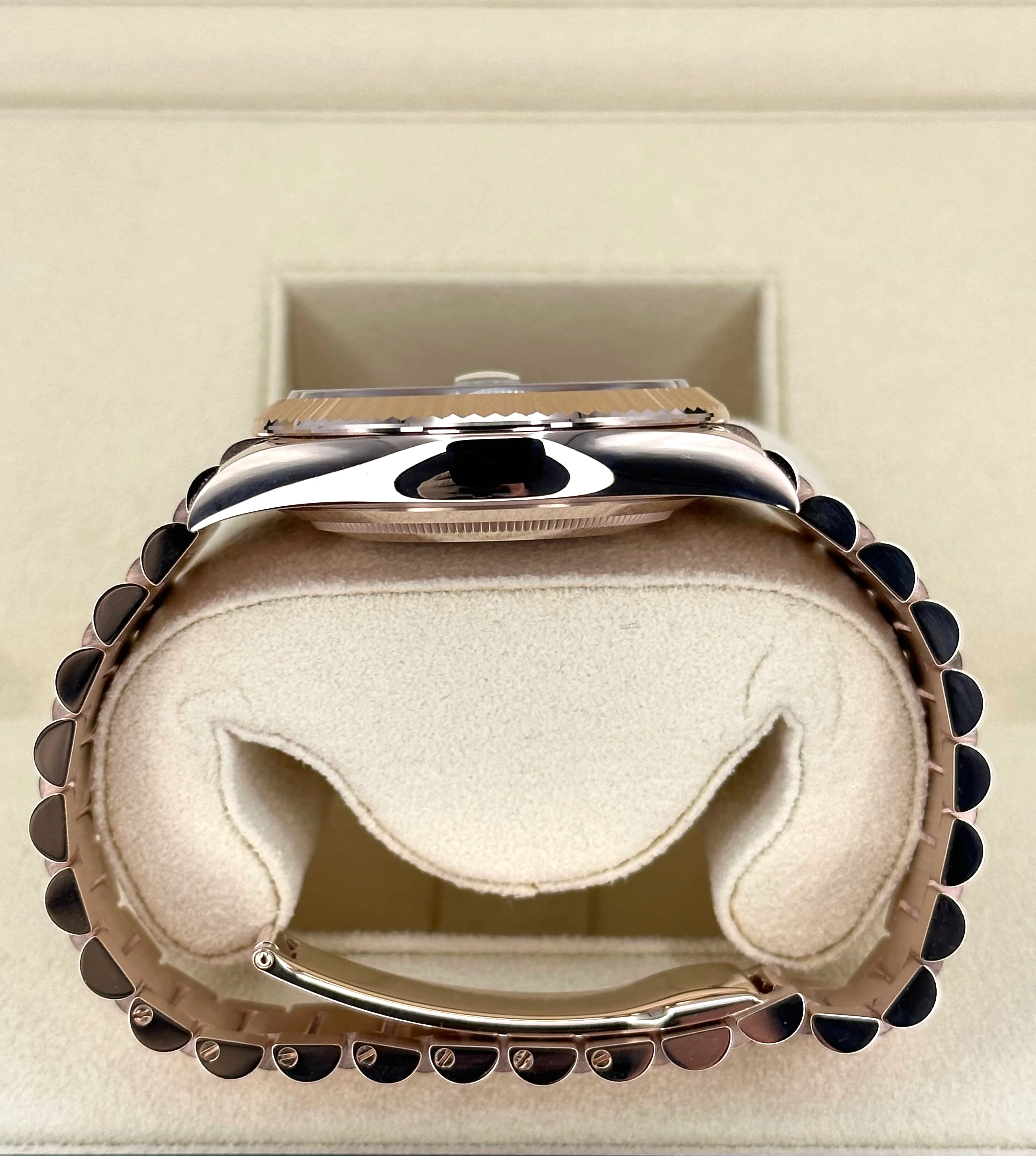 NEW 2024 Rolex Day-Date 40mm 228235 Presidential Rose Gold Olive Dial - Image 10
