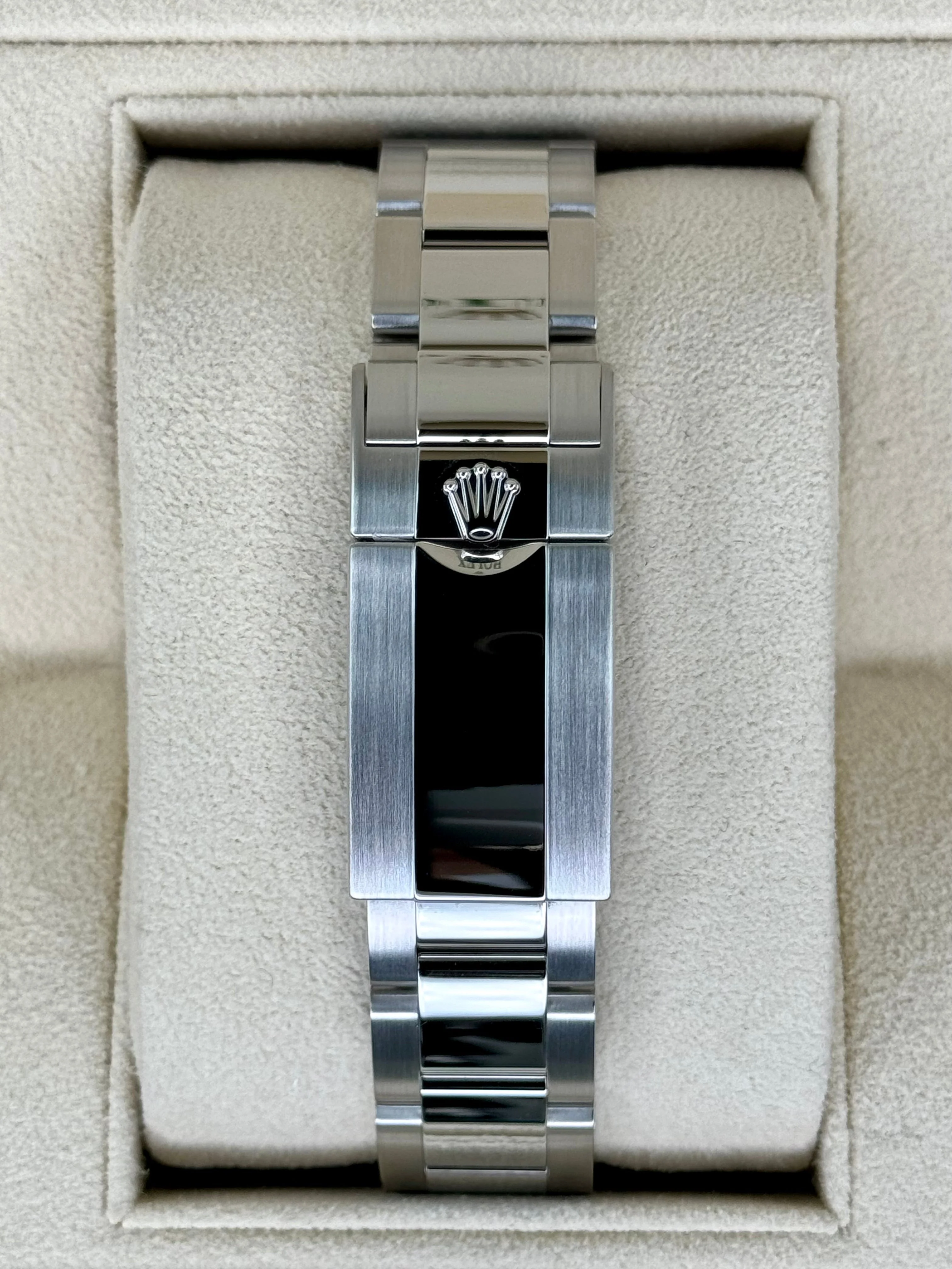 NEW 2023 Rolex Daytona 40mm 116506 Platinum Ice Blue Diamond Dial - Image 2