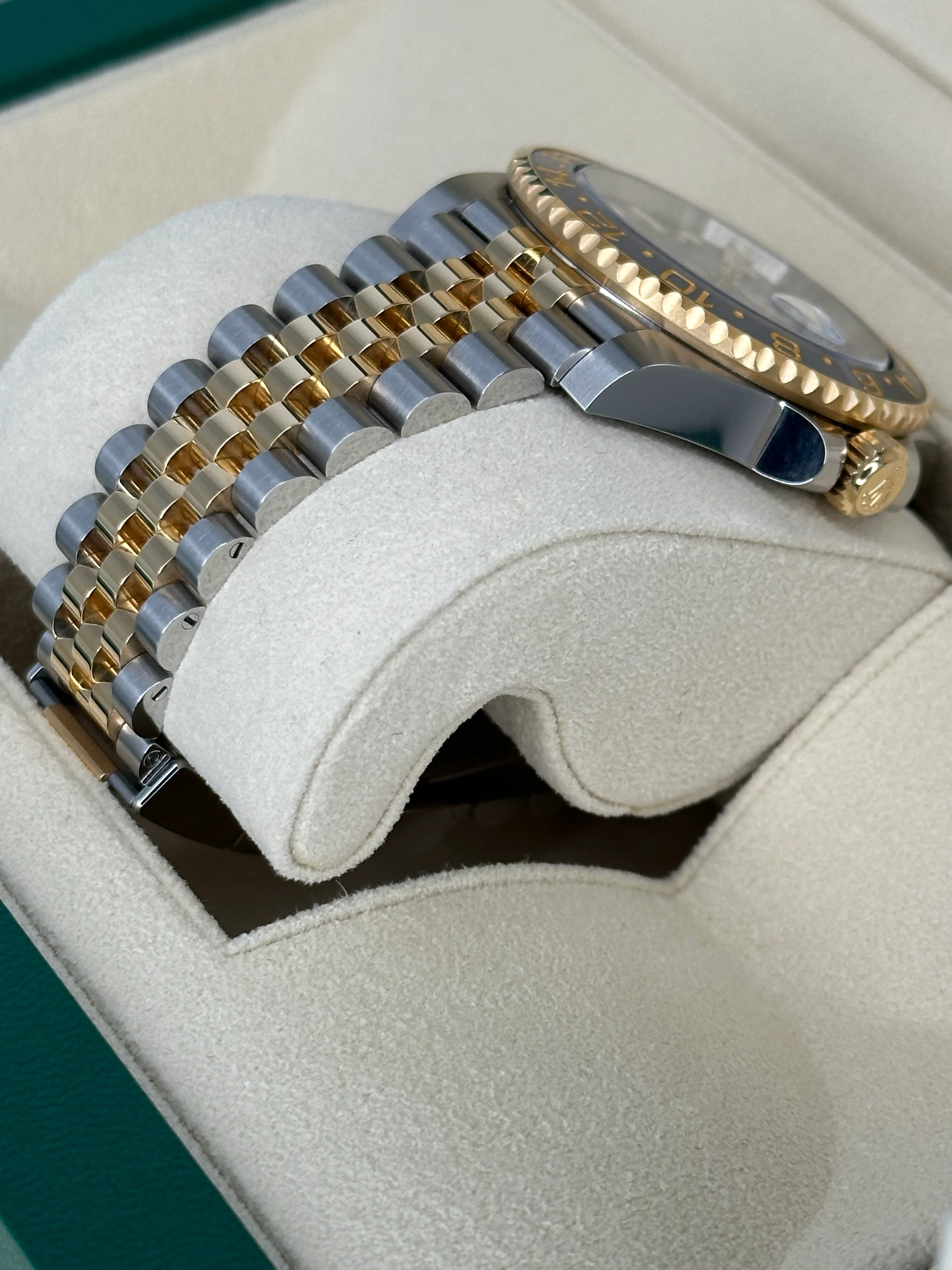 NEW 2023 Rolex GMT-Master II 40mm 126713GRNR Two-Tone Jubilee - Image 5