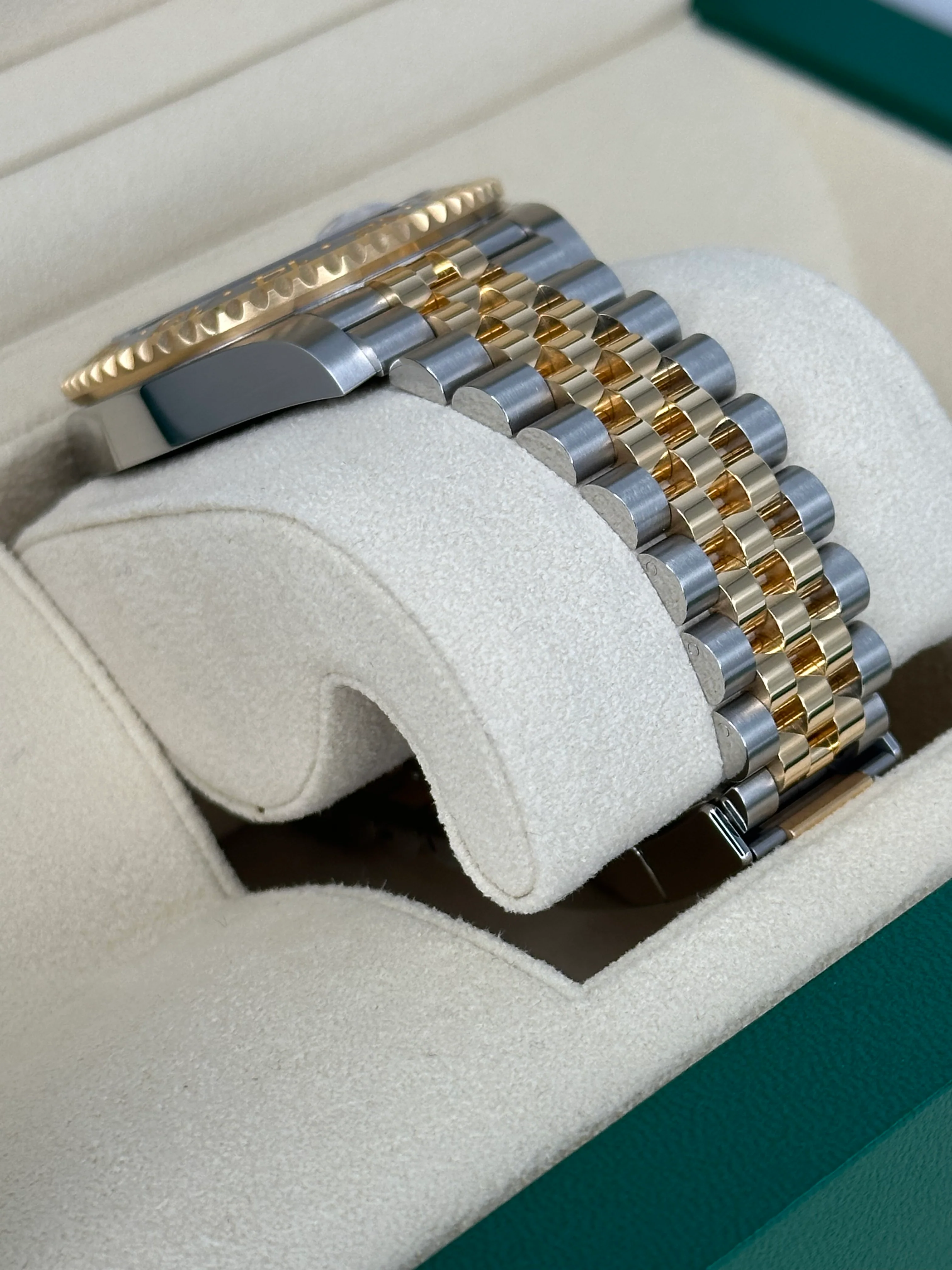 NEW 2023 Rolex GMT-Master II 40mm 126713GRNR Two-Tone Jubilee - Image 6