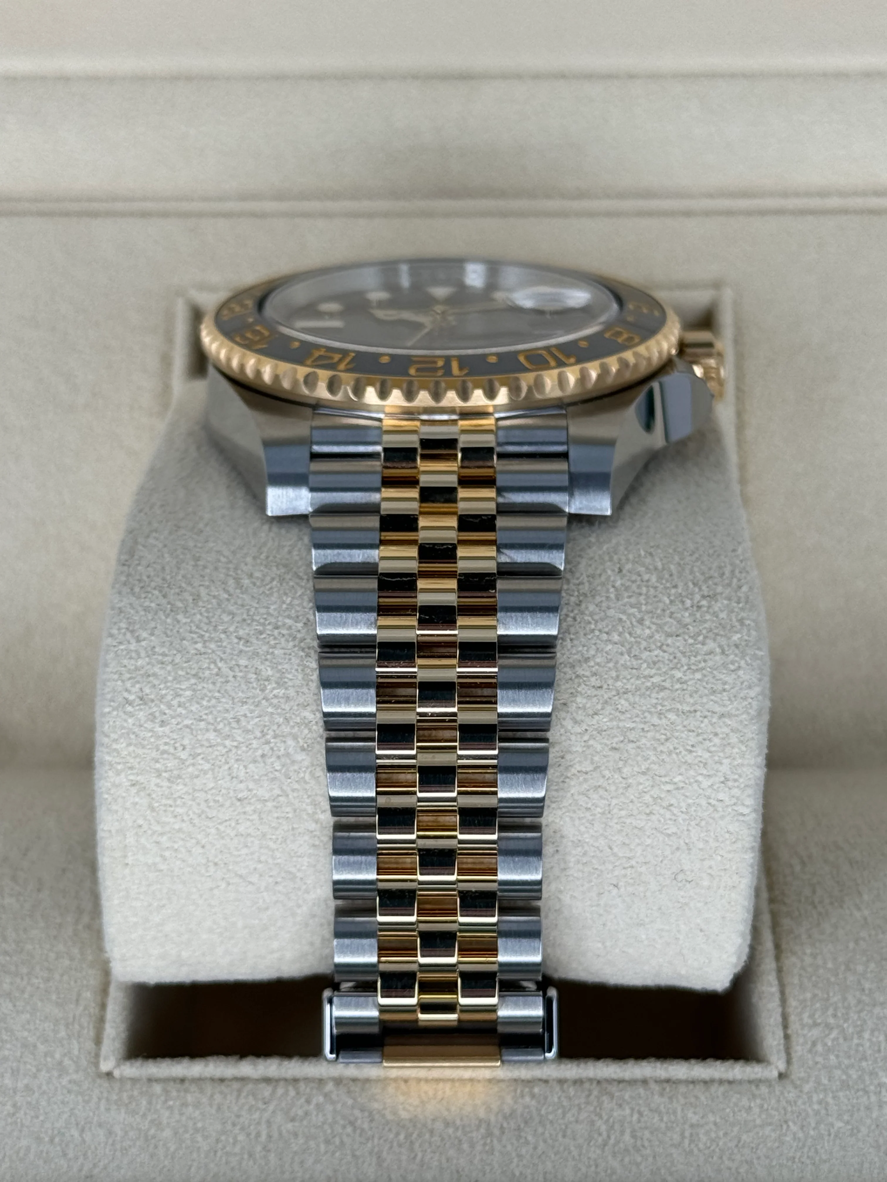 NEW 2023 Rolex GMT-Master II 40mm 126713GRNR Two-Tone Jubilee - Image 3