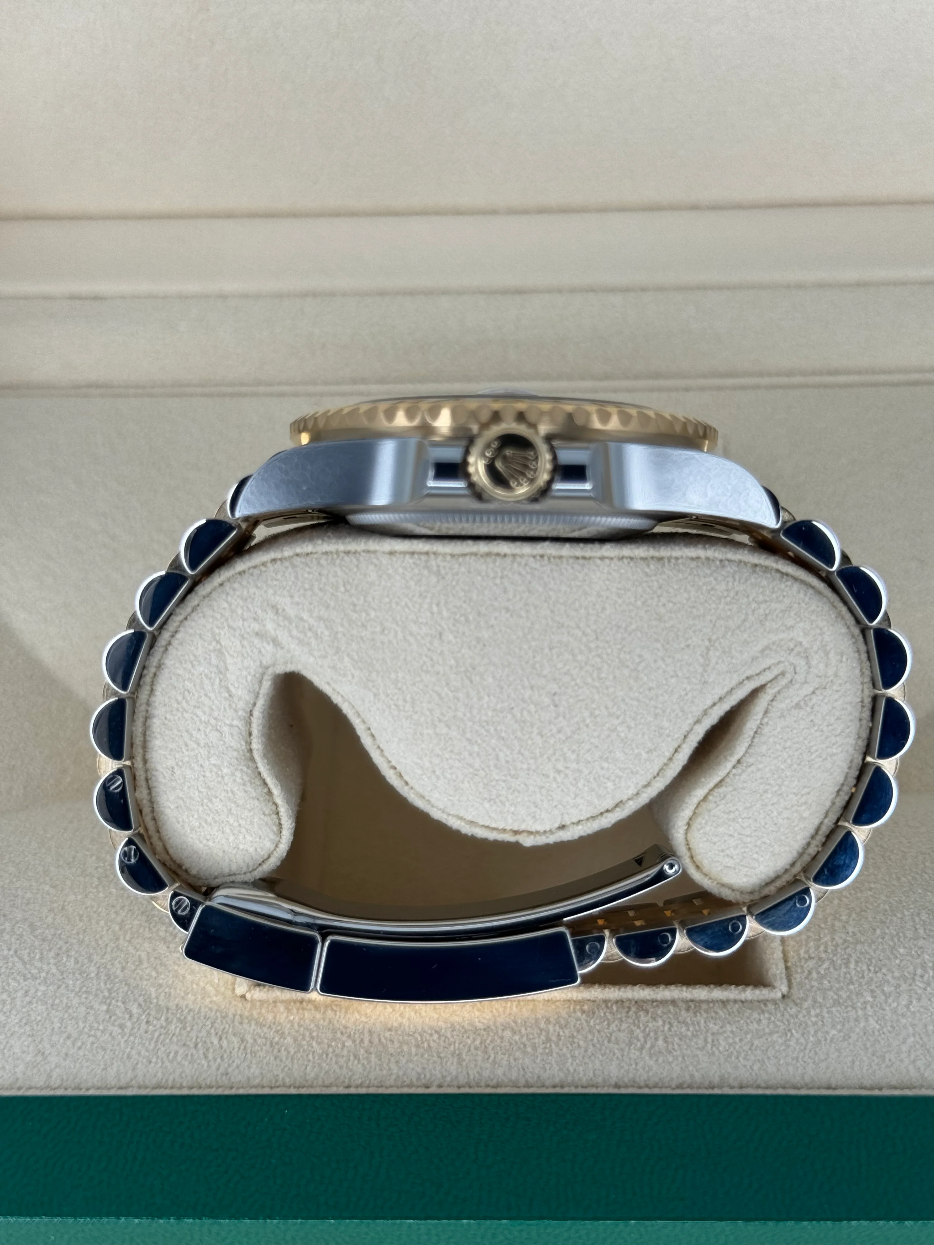 NEW 2023 Rolex GMT-Master II 40mm 126713GRNR Two-Tone Jubilee - Image 9