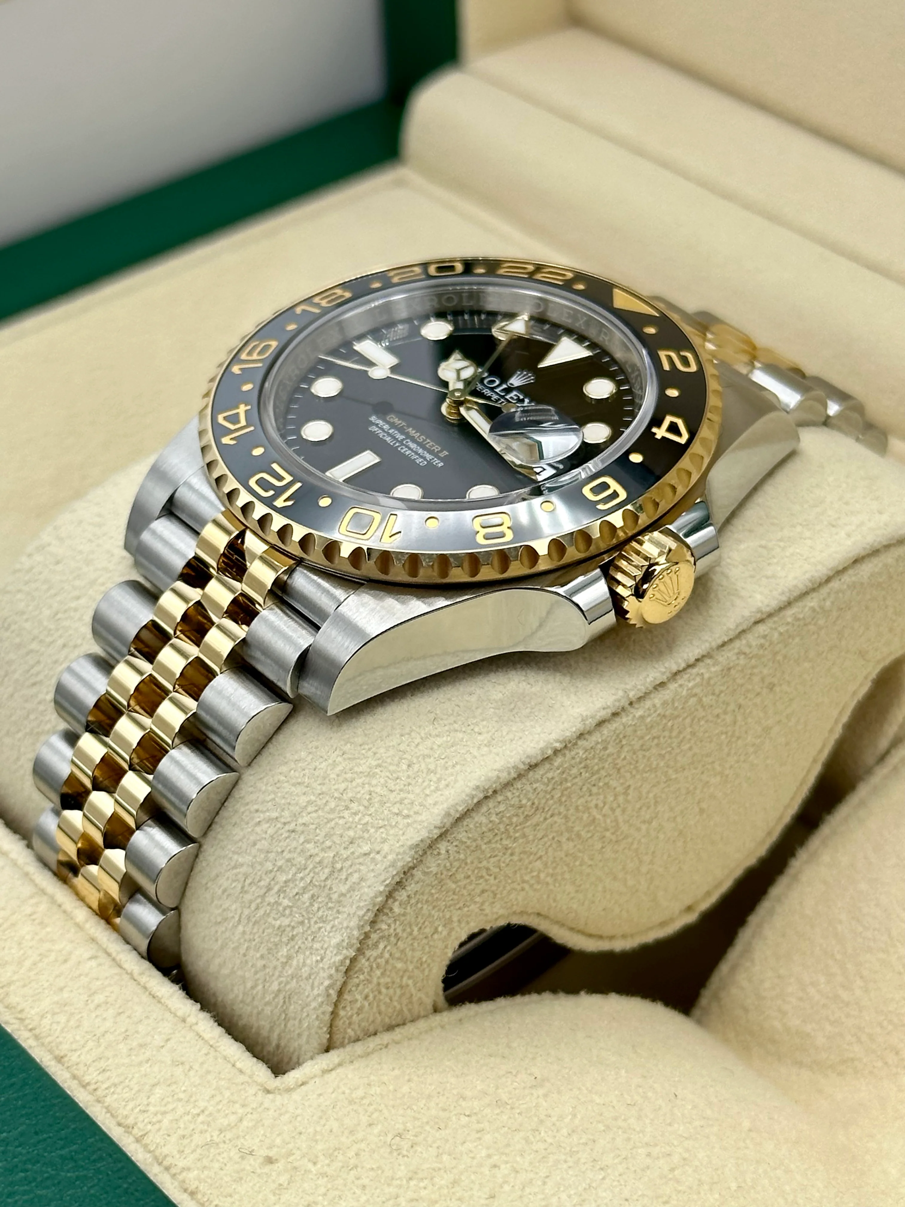 NEW 2023 Rolex GMT-Master II 40mm 126713GRNR Two-Tone Jubilee Black Dial - Image 5