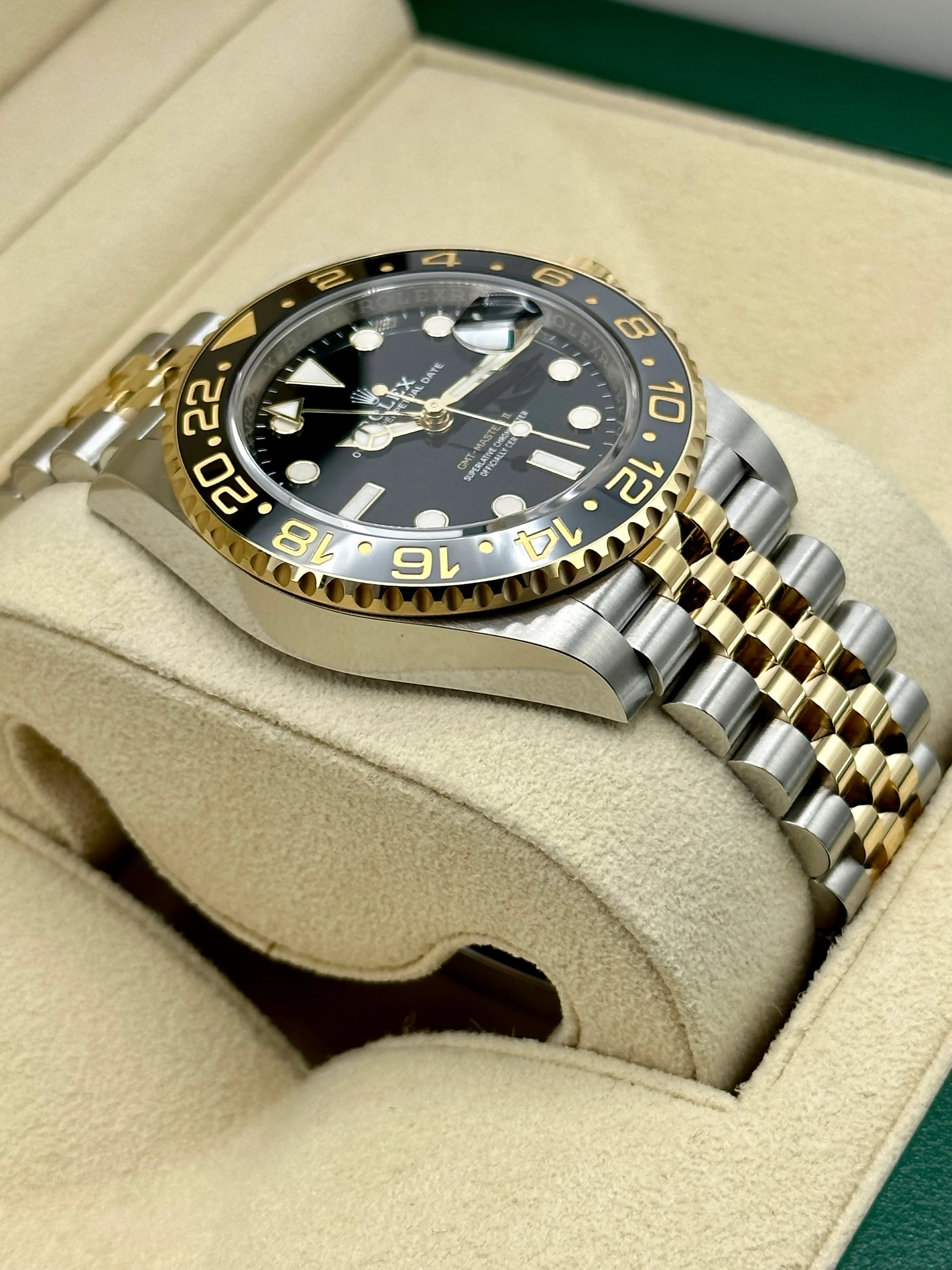 NEW 2023 Rolex GMT-Master II 40mm 126713GRNR Two-Tone Jubilee Black Dial - Image 6