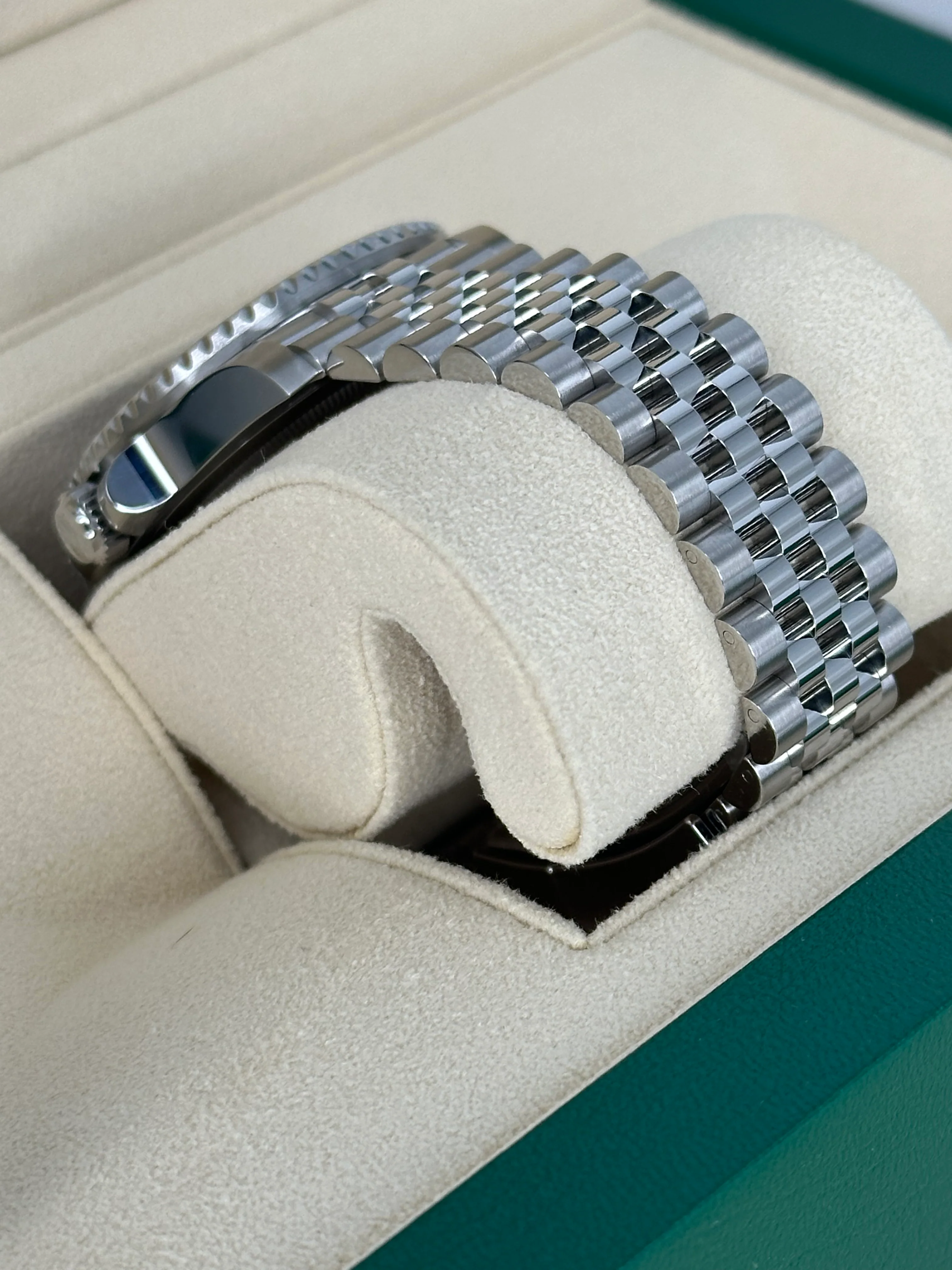 NEW 2023 Rolex GMT-Master II "Pepsi" 40mm 126710BLRO Jubilee - Image 8