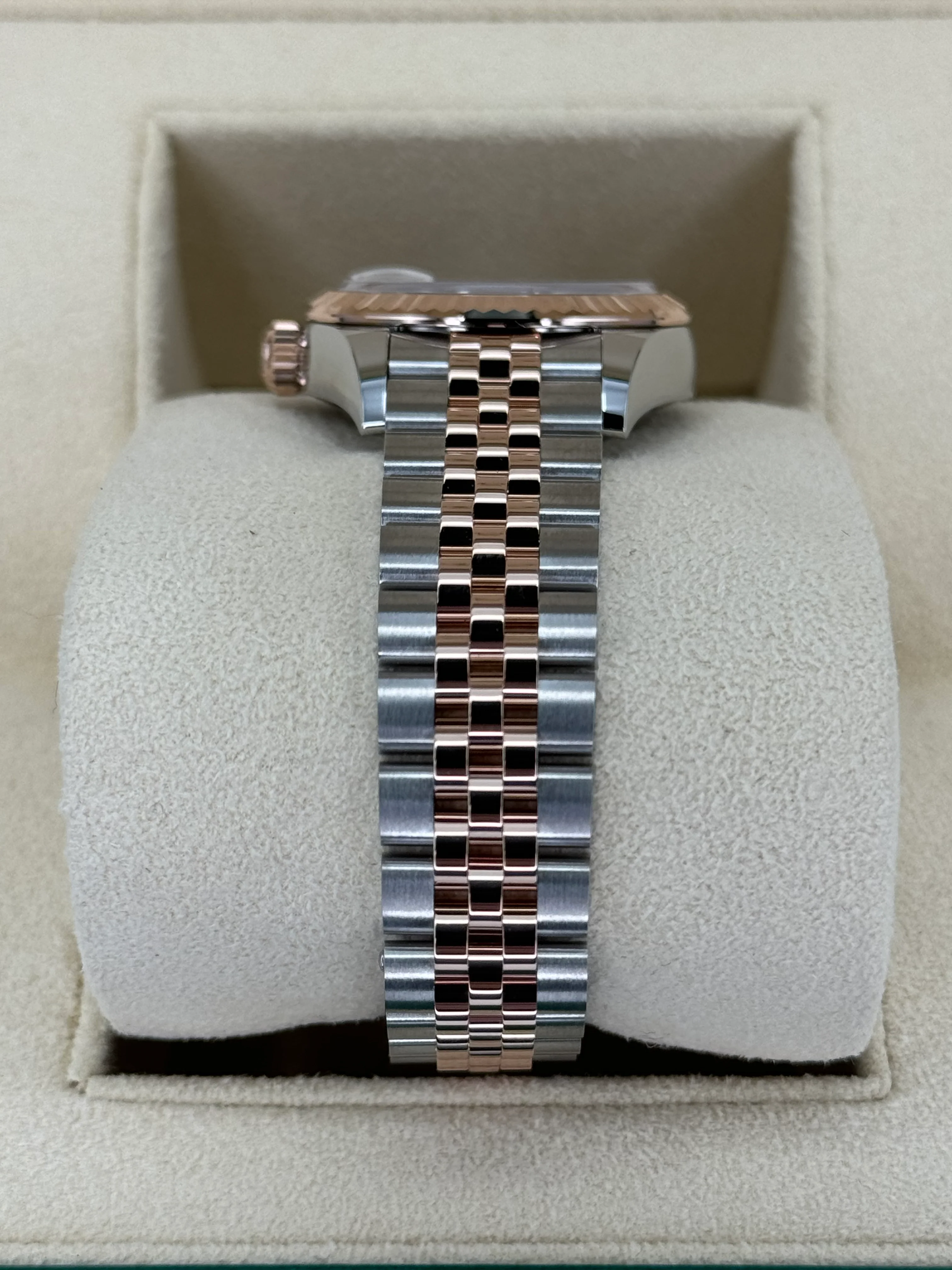 NEW 2023 Rolex Lady-Datejust 28mm 279171 Two-Tone Jubilee White Dial - Image 4