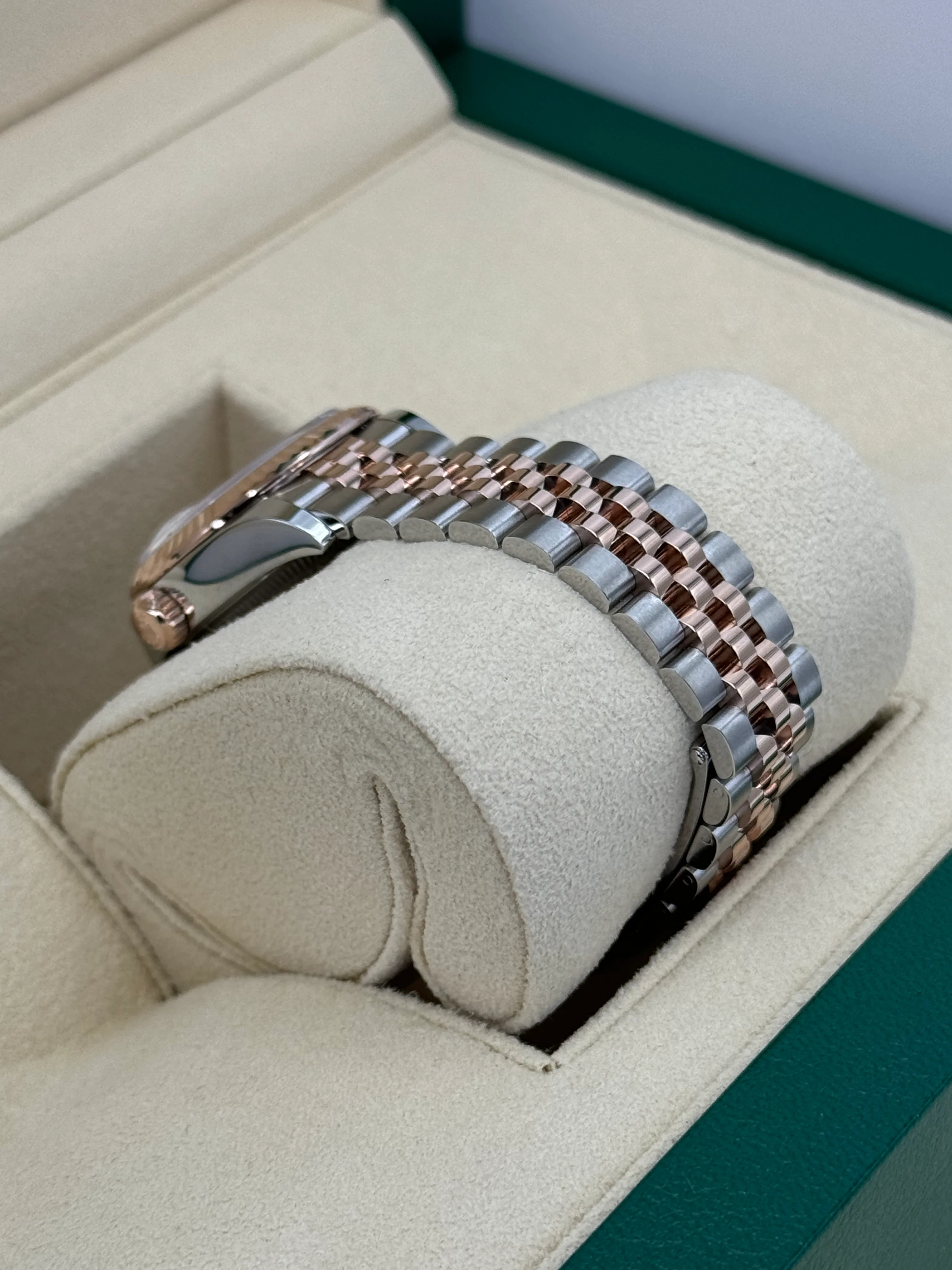 NEW 2023 Rolex Lady-Datejust 28mm 279171 Two-Tone Jubilee White Dial - Image 8