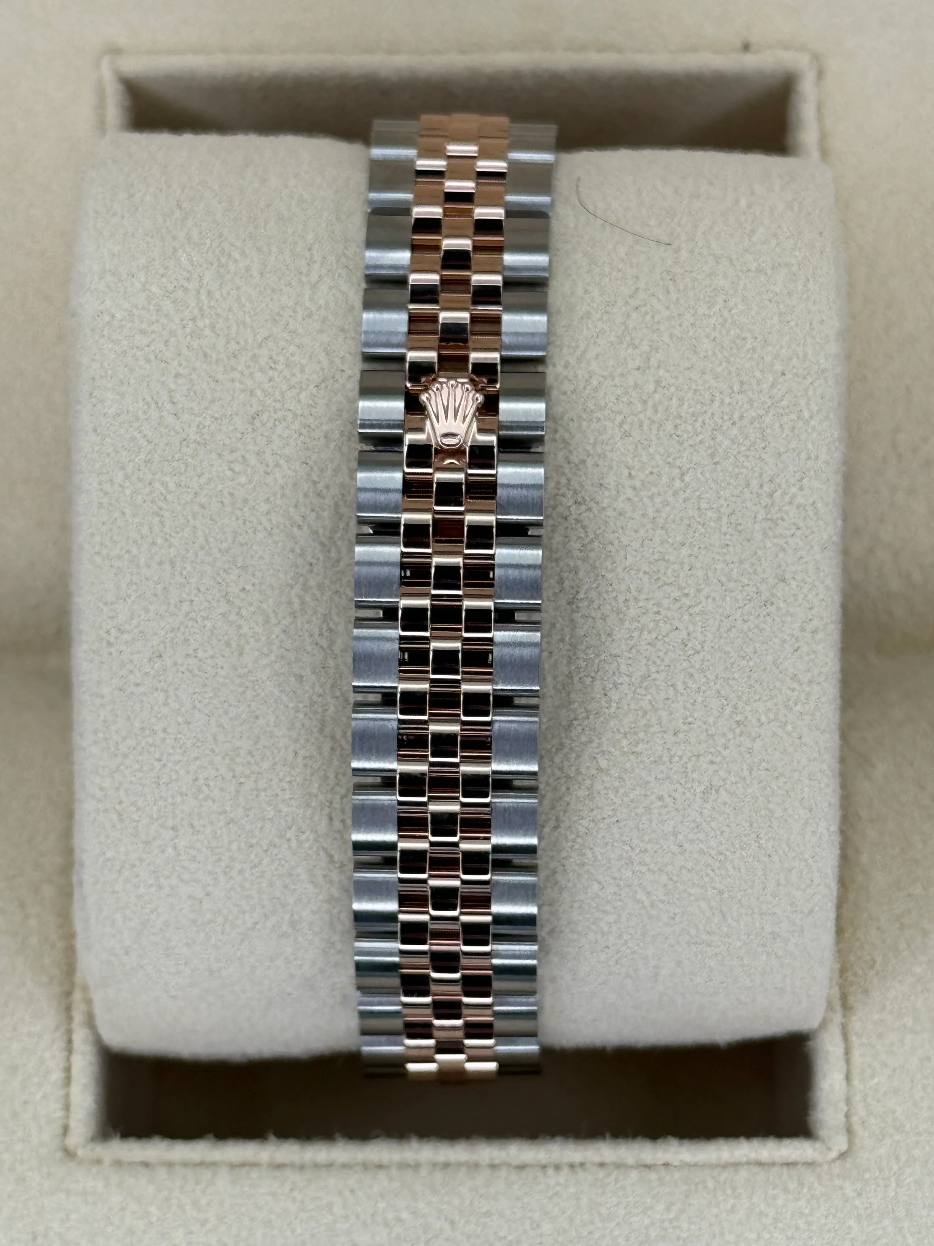 NEW 2023 Rolex Lady-Datejust 28mm 279381RBR MOP Diamond Dial - Image 2