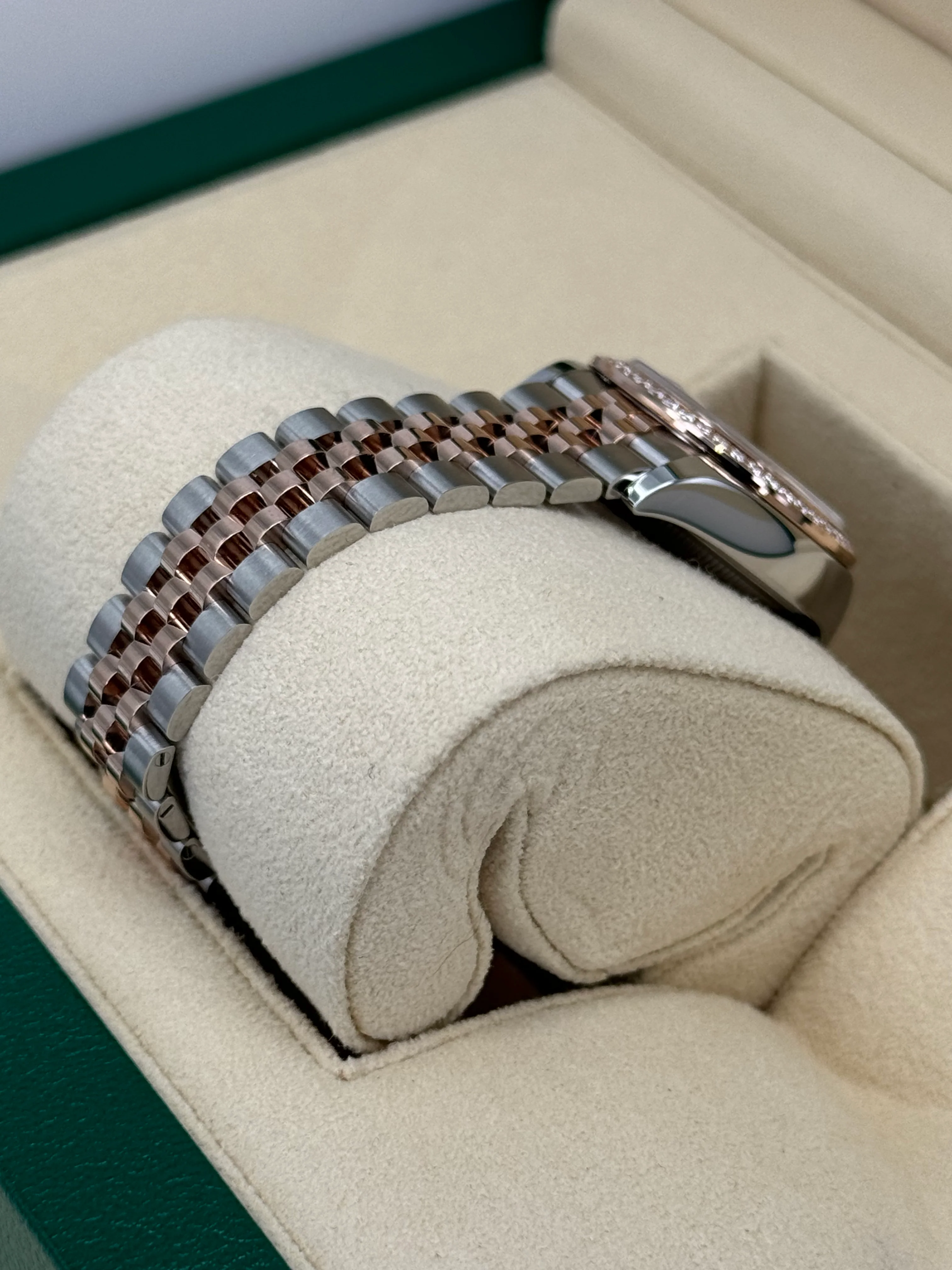 NEW 2023 Rolex Lady-Datejust 28mm 279381RBR MOP Diamond Dial - Image 7