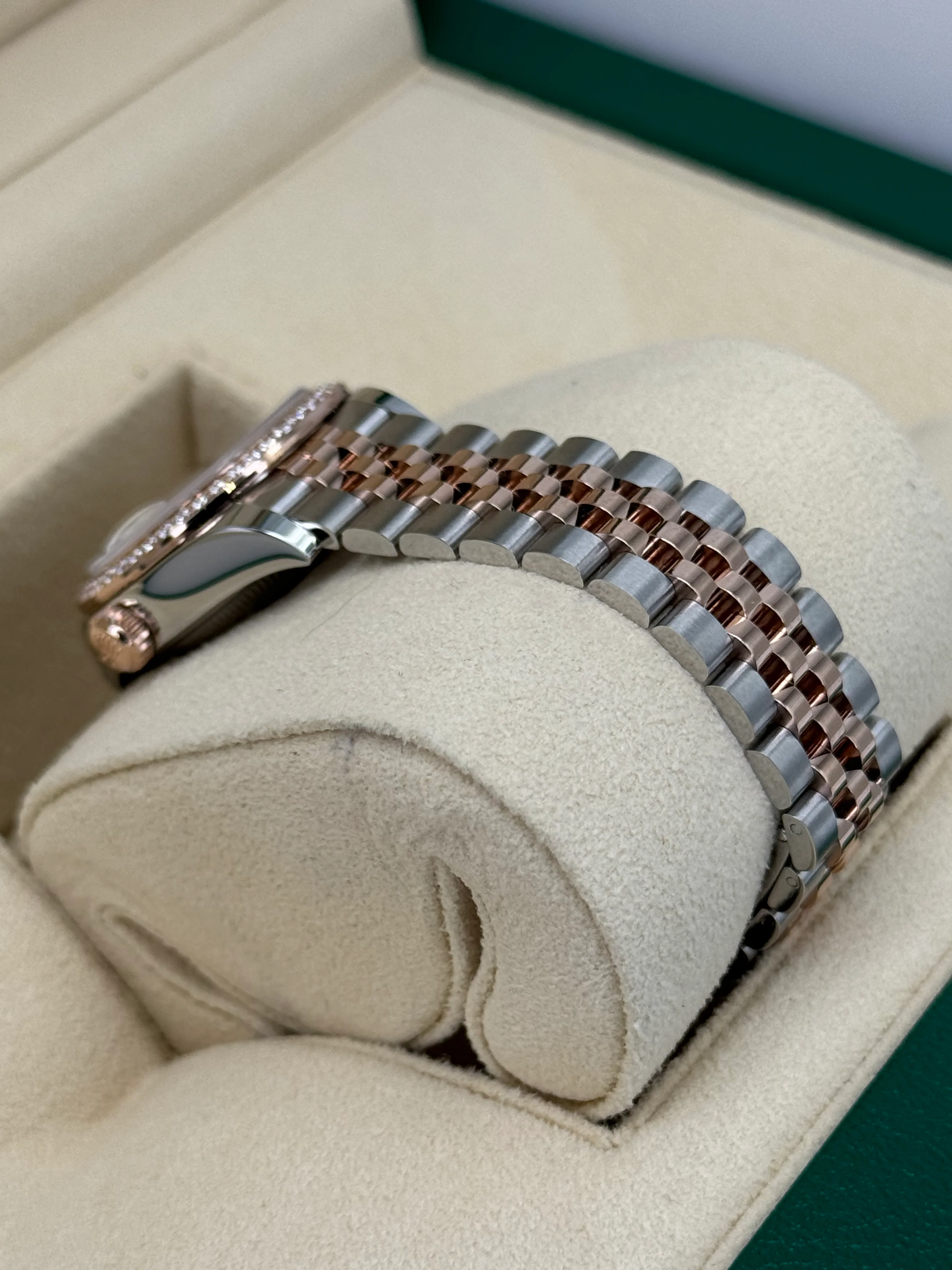 NEW 2023 Rolex Lady-Datejust 28mm 279381RBR MOP Diamond Dial - Image 8