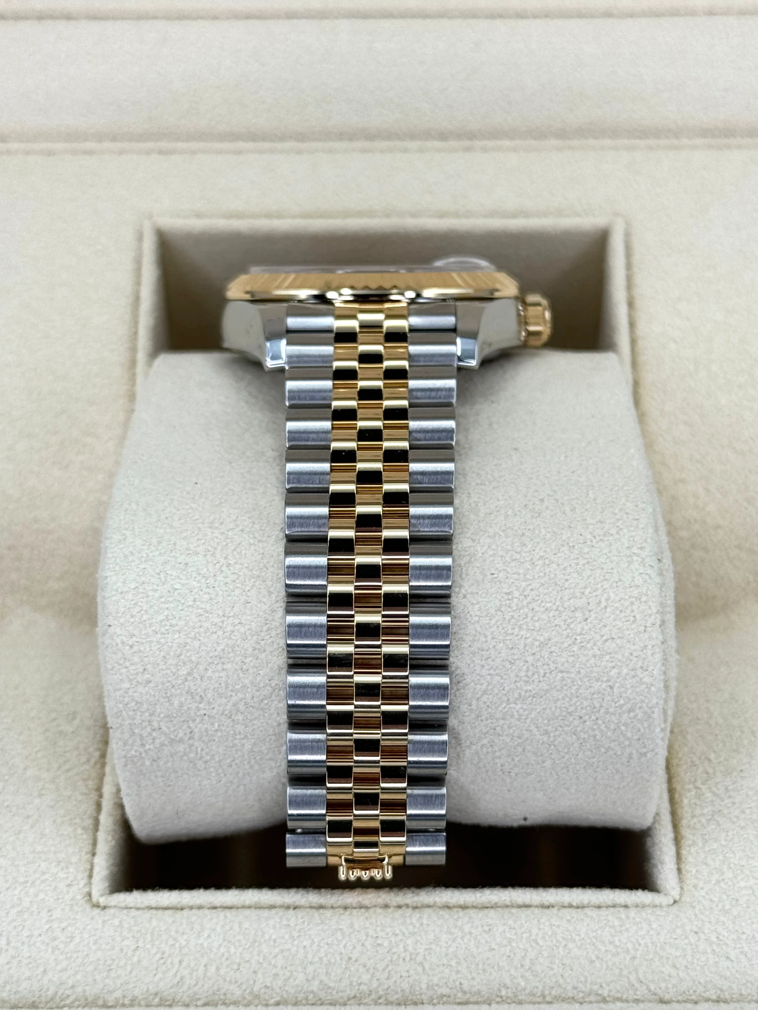 NEW 2023 Rolex Lady-Datejust 31mm 278273 Two-Tone Jubilee Green Dial - Image 3