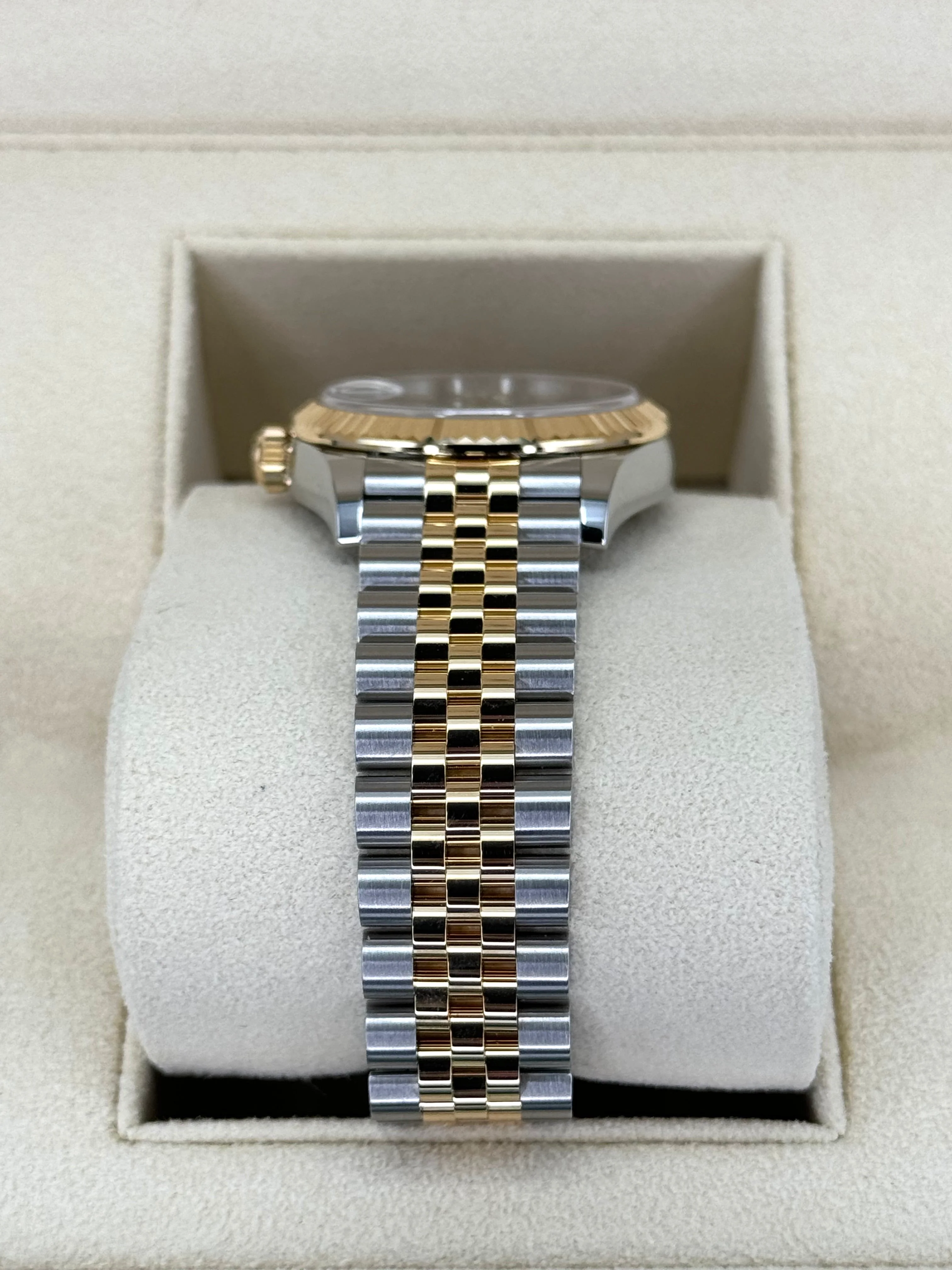 NEW 2023 Rolex Lady-Datejust 31mm 278273 Two-Tone Jubilee Green Dial - Image 4