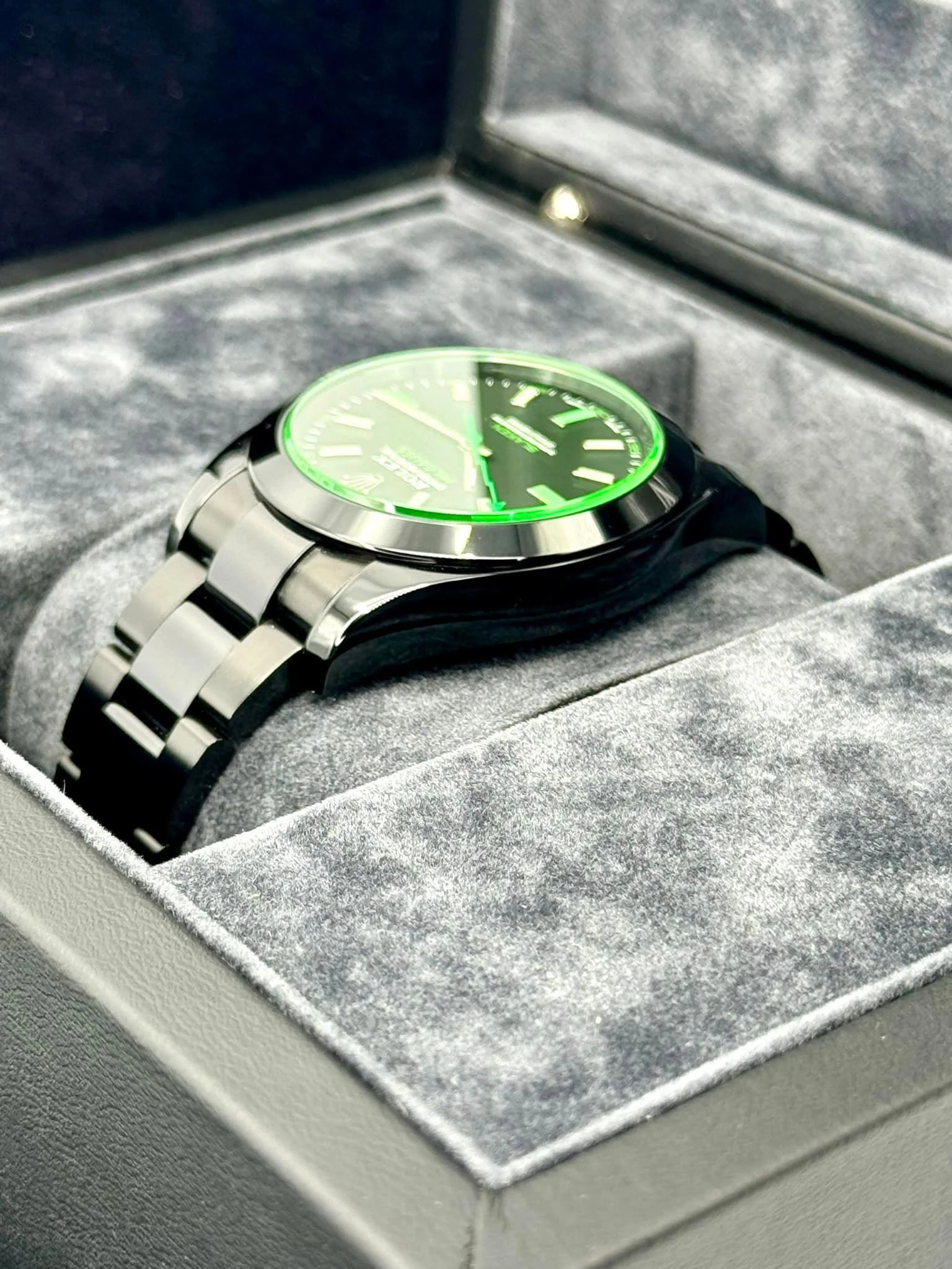 NEW 2023 Rolex Milgauss "Blaken" 40mm 116400GV DLC Black Green Viper - Image 7