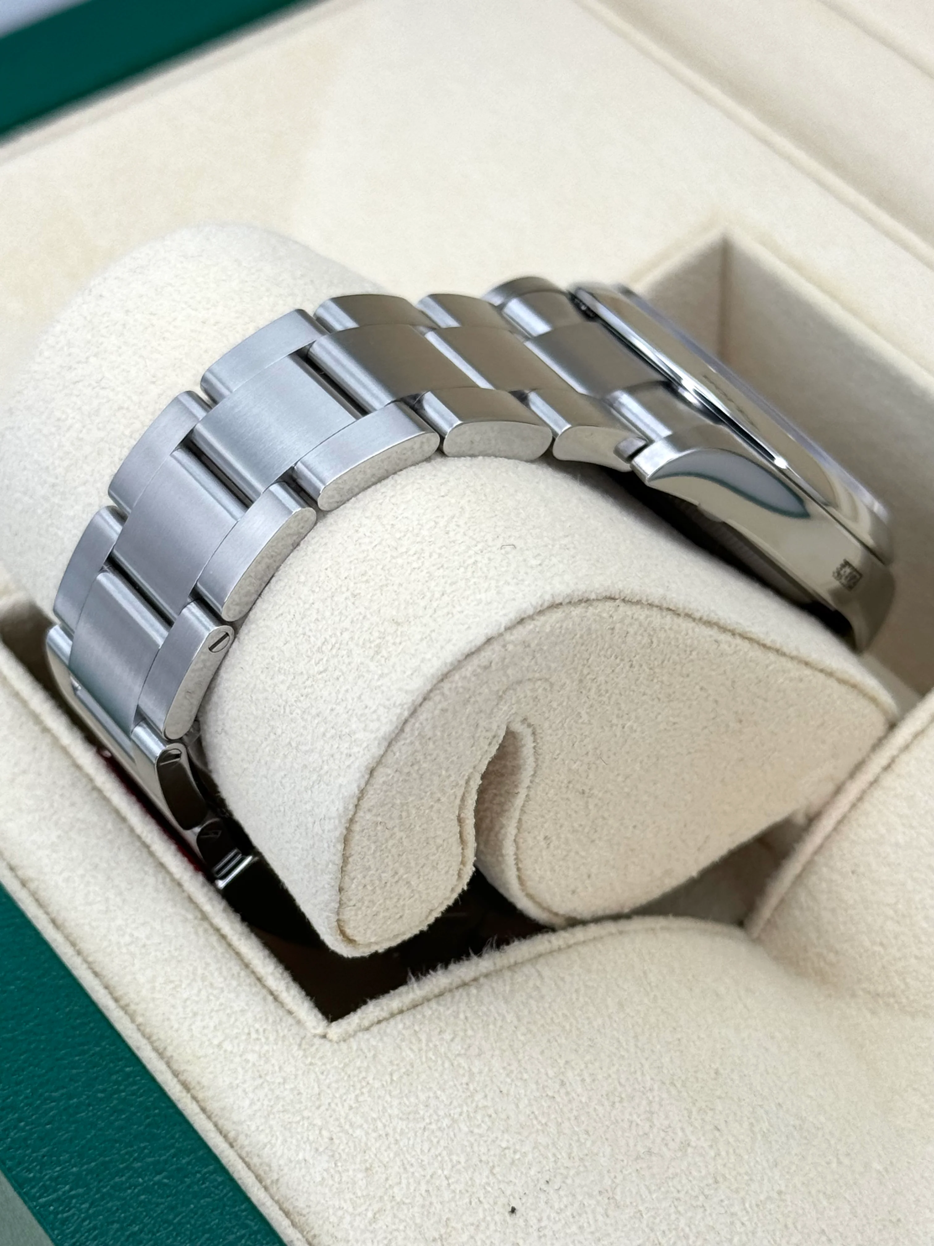 NEW 2023 Rolex Oyster Perpetual 36mm 126000 Tiffany Blue Dial - Image 7