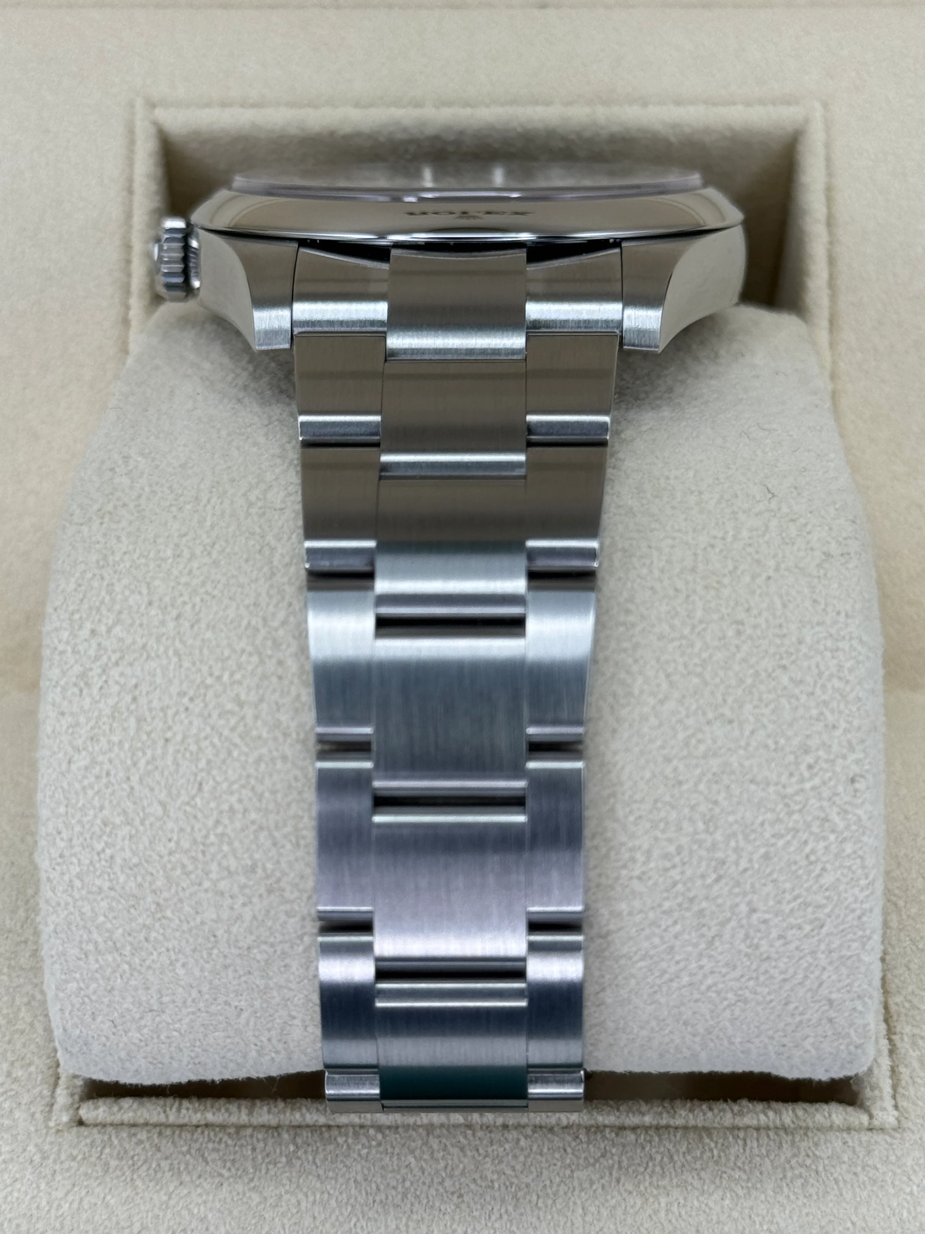 NEW 2023 Rolex Oyster Perpetual 41mm 124300 Black Dial - Image 4