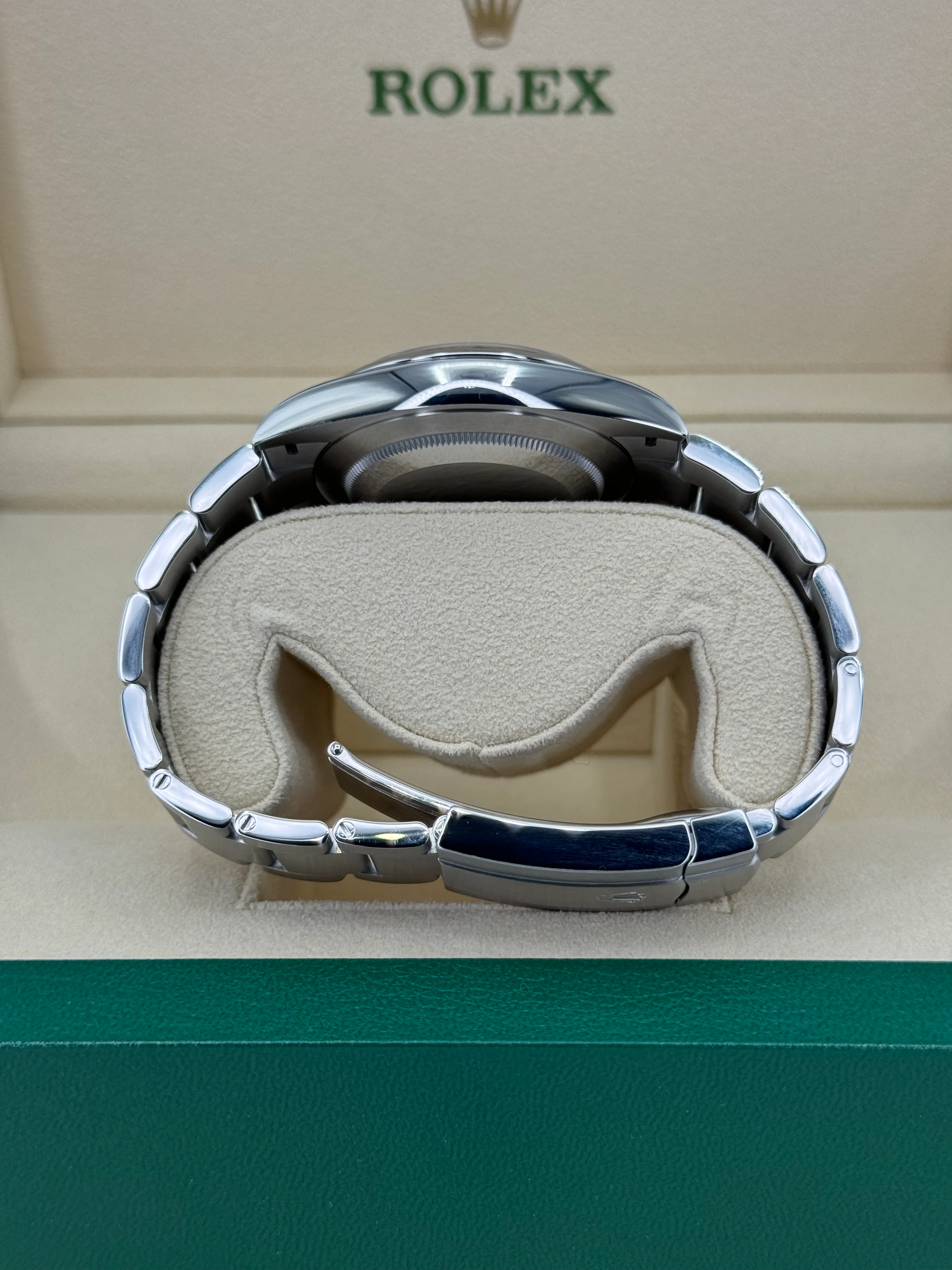 NEW 2023 Rolex Oyster Perpetual 41mm 124300 Green Dial - Image 10