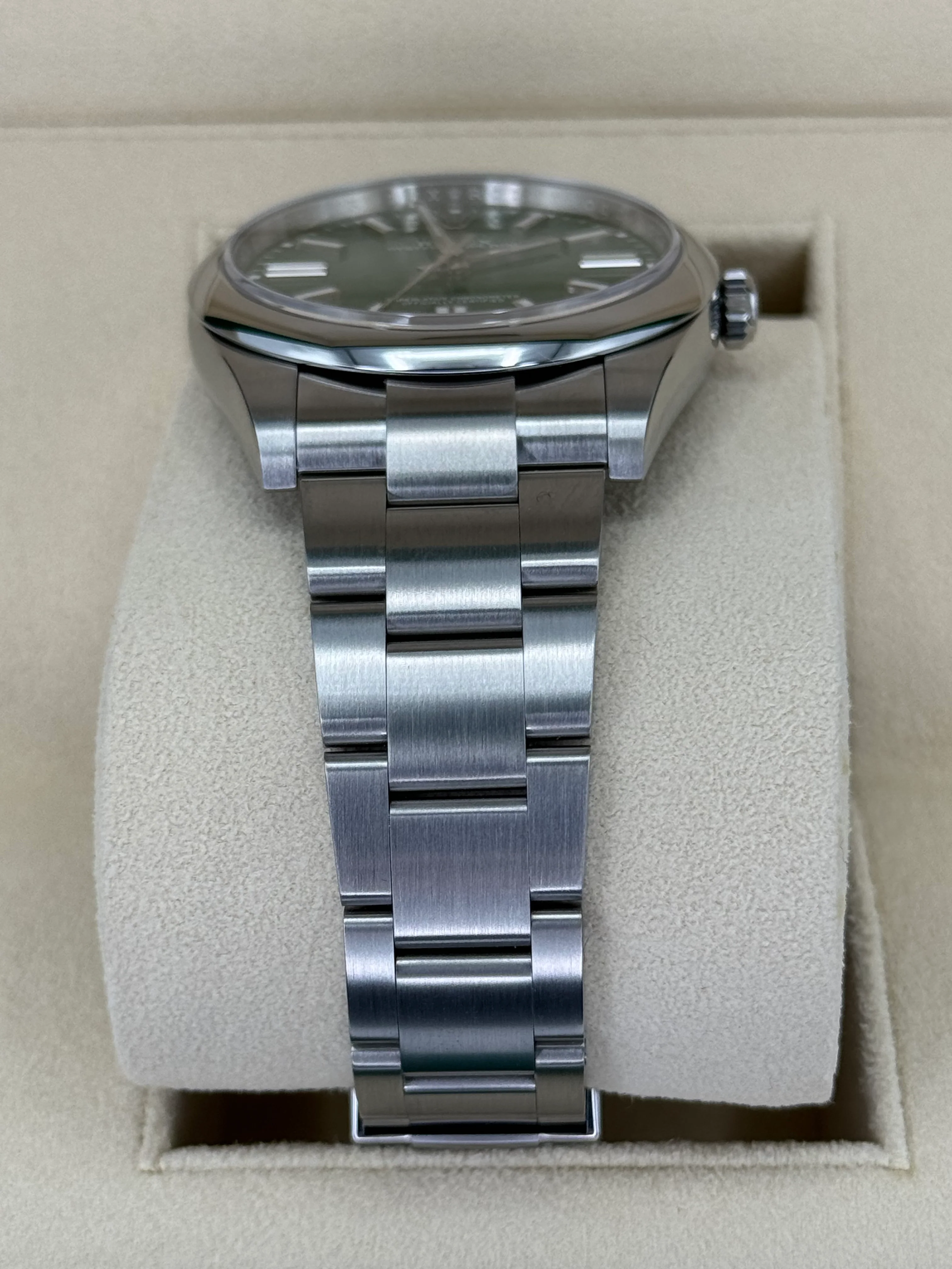 NEW 2023 Rolex Oyster Perpetual 41mm 124300 Green Dial - Image 3