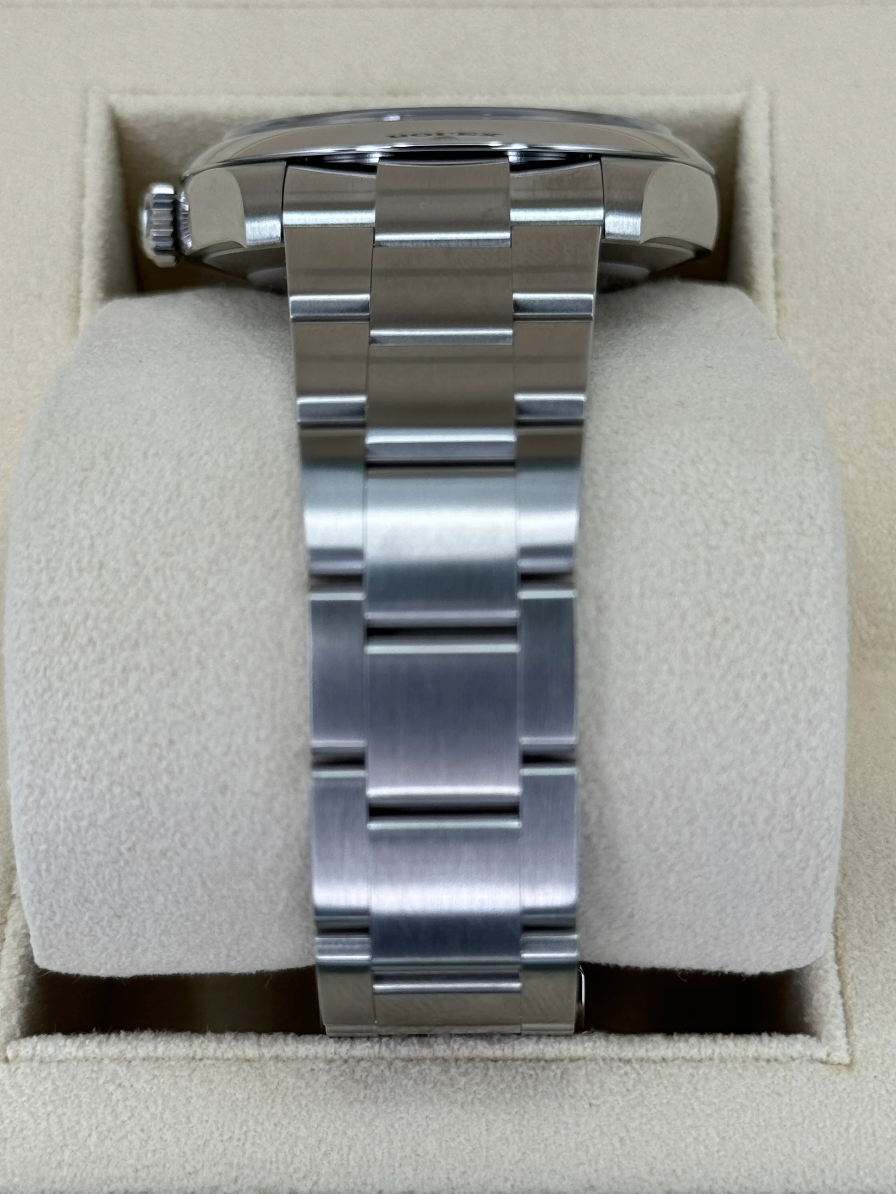NEW 2023 Rolex Oyster Perpetual 41mm 124300 Green Dial - Image 4