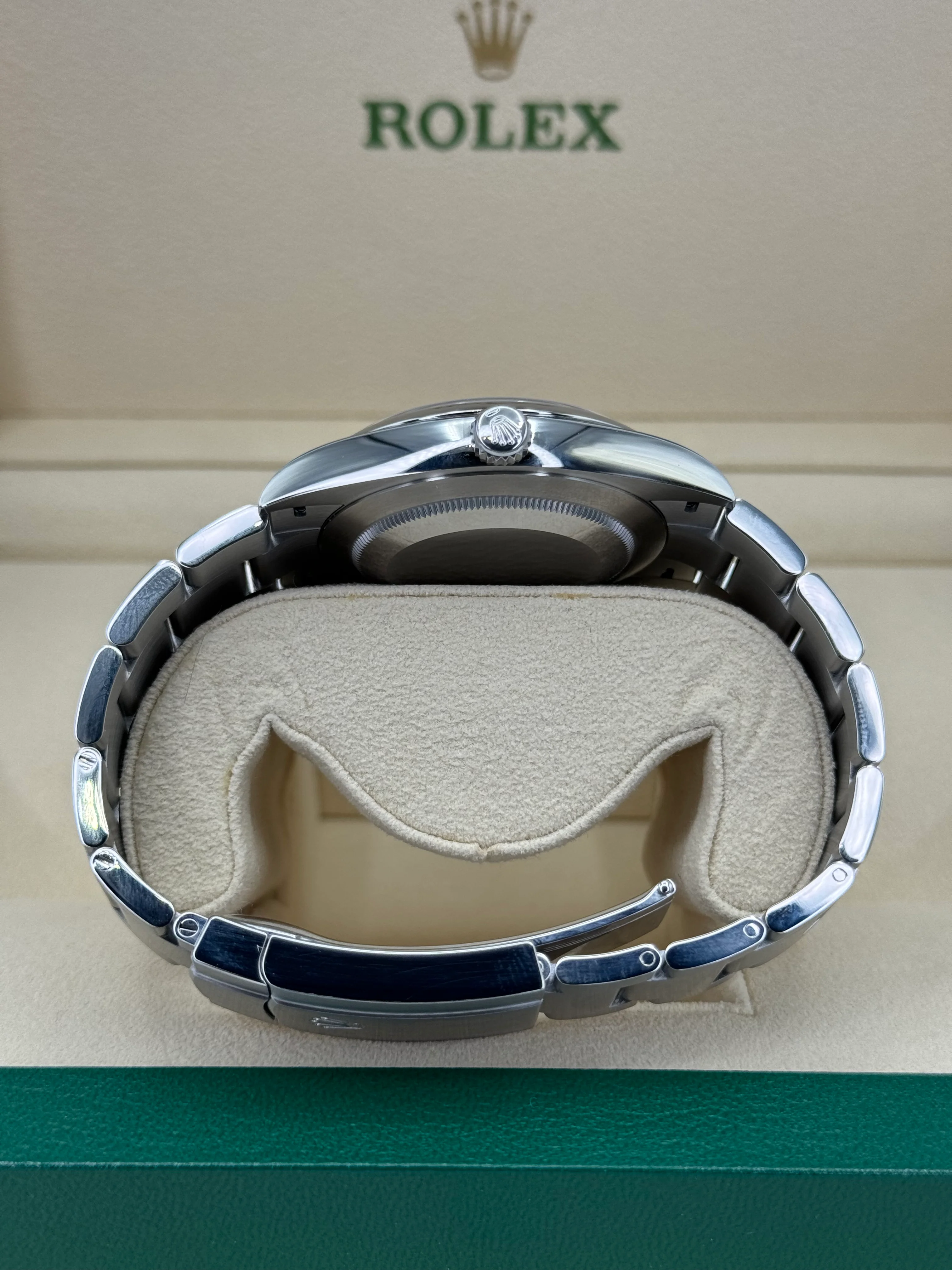 NEW 2023 Rolex Oyster Perpetual 41mm 124300 Green Dial - Image 9